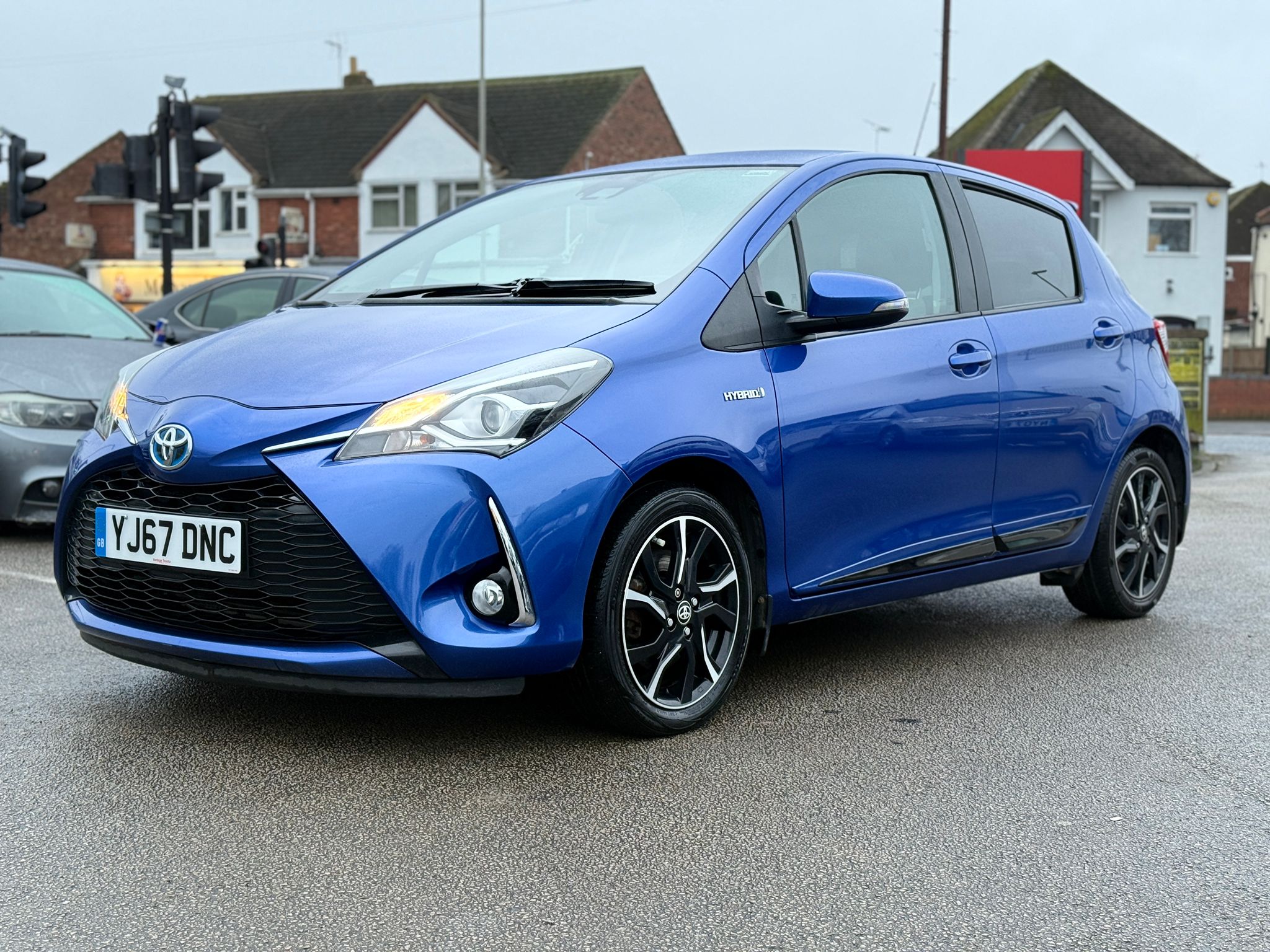 Toyota Yaris Design 2018 Hybrid Automatic