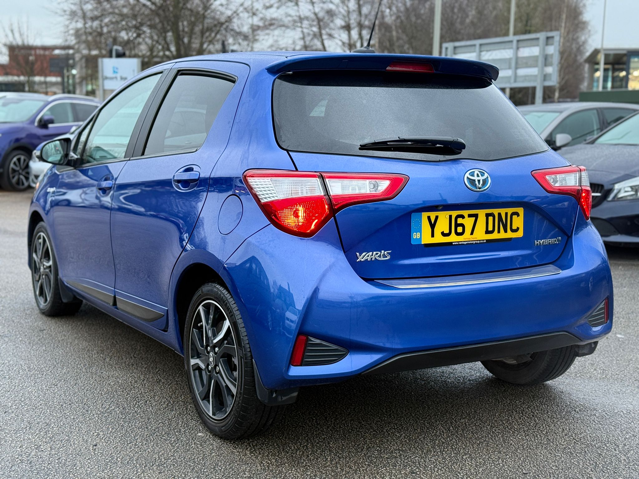 Toyota Yaris Design 2018 Hybrid Automatic