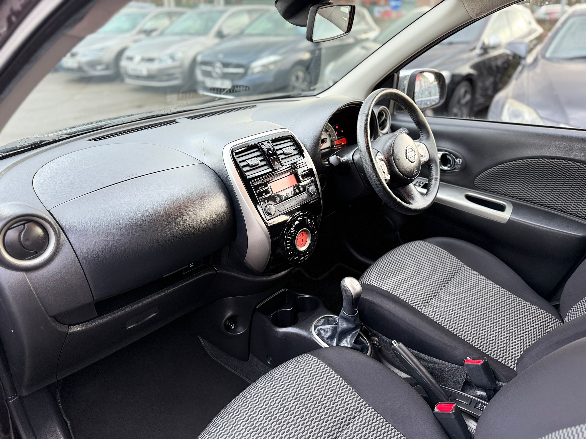 Nissan Micra Acenta 2015