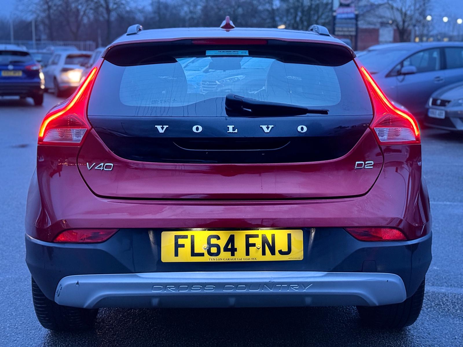 Volvo V40 Cross Country Lux 2014 1.6 D2 Lux Automatic