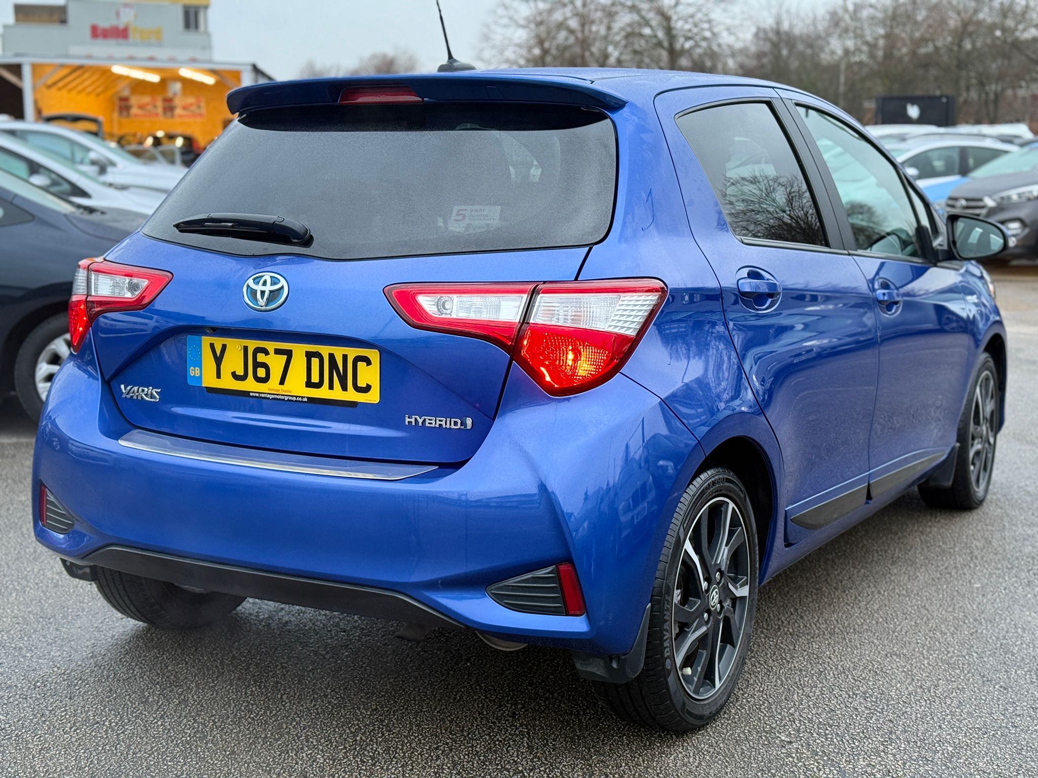 Toyota Yaris Design 2018 Hybrid Automatic