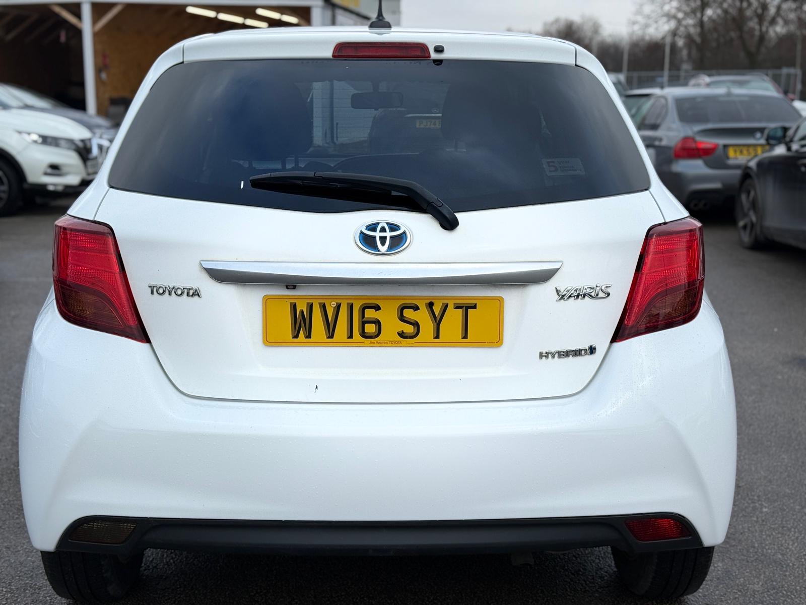 Toyota Yaris Icon 2016 Hybrid Automatic