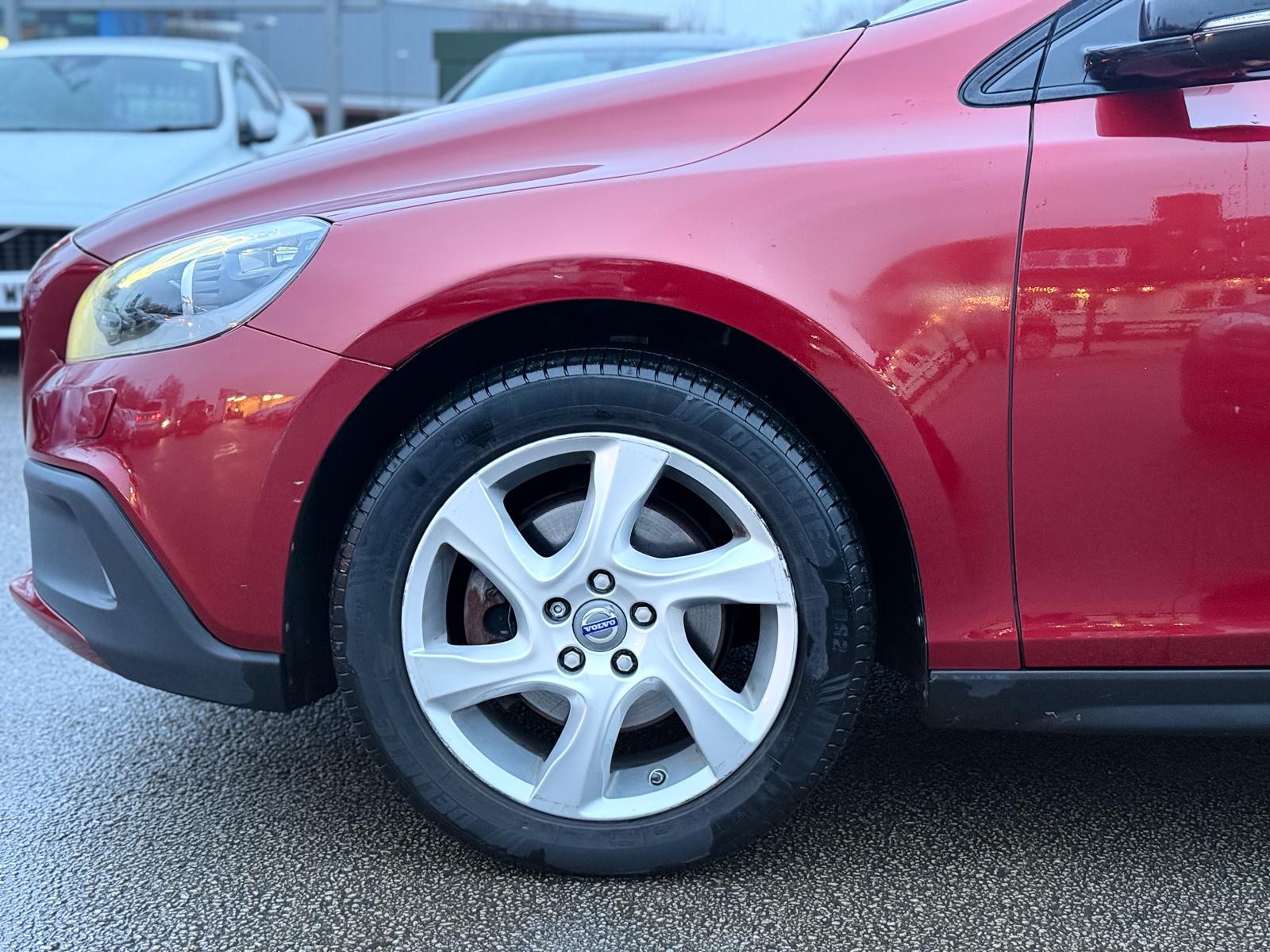 Volvo V40 Cross Country Lux 2014 1.6 D2 Lux Automatic