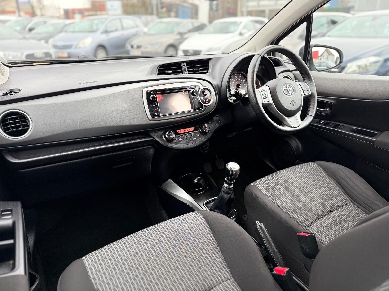 Toyota Yaris Icon Plus 2014