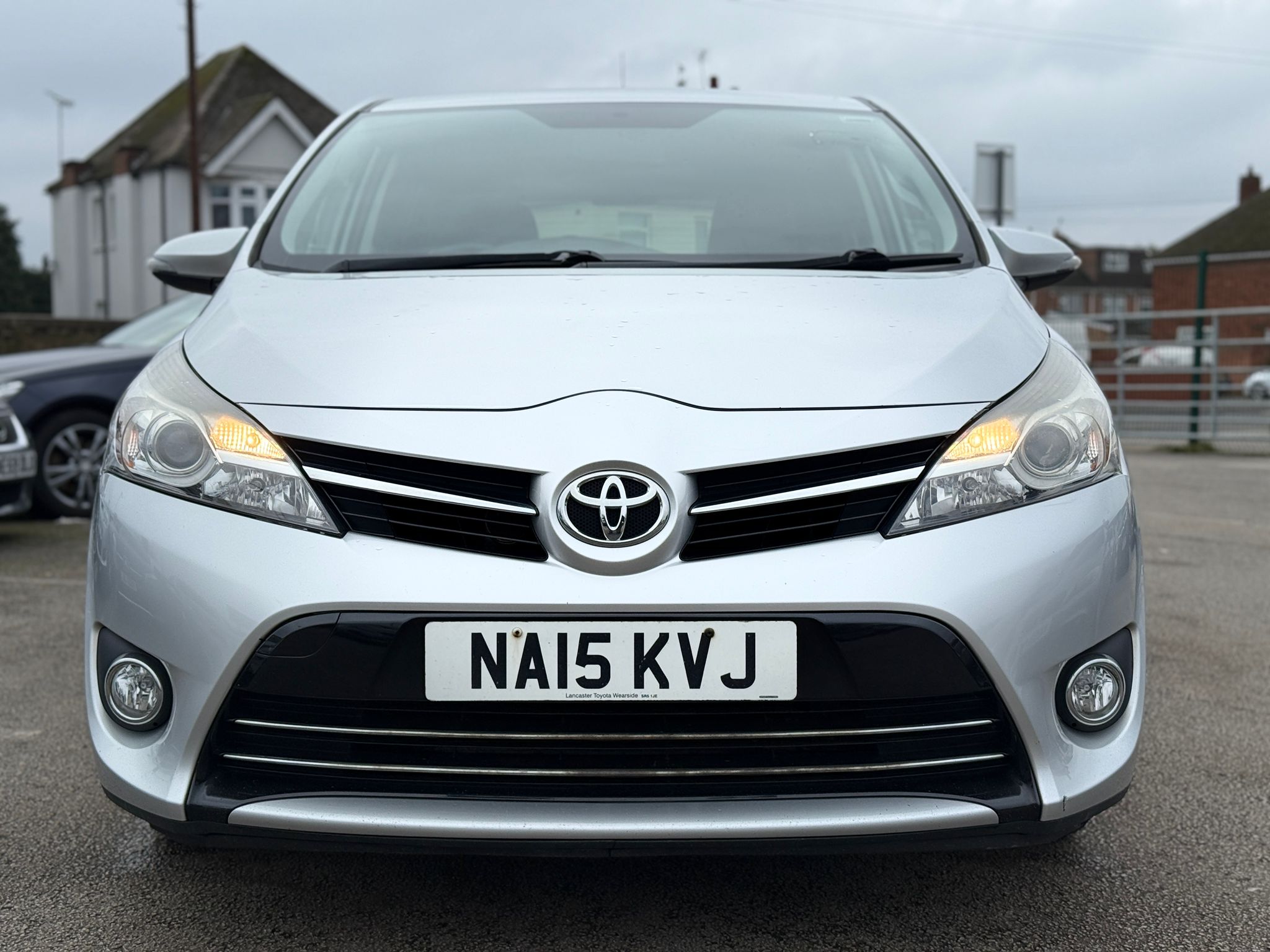 Toyota Verso Icon 2015