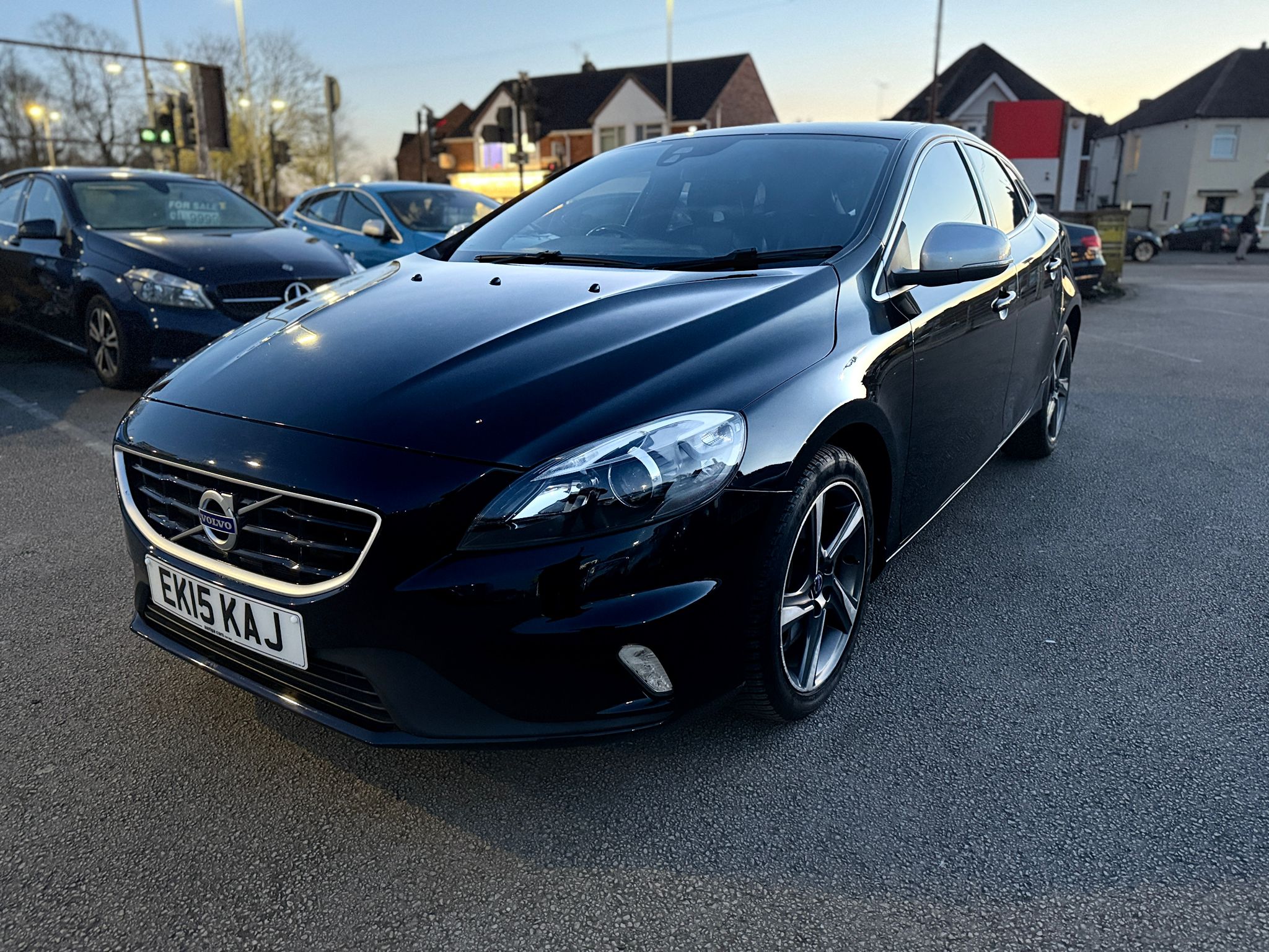 Volvo V40 R-Design Lux 2015 2.0 D2 R-Design Lux Automatic