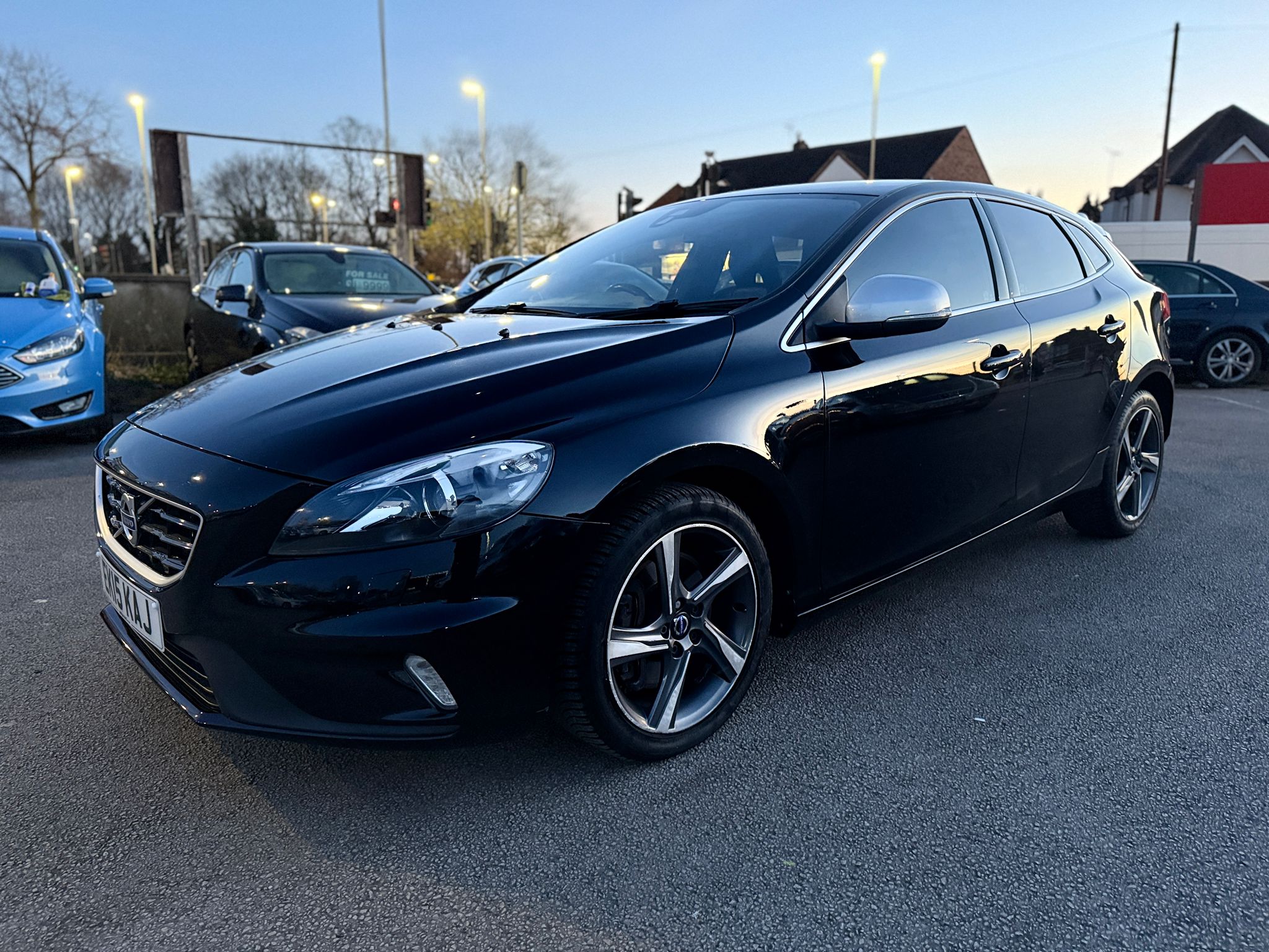 Volvo V40 R-Design Lux 2015 2.0 D2 R-Design Lux Automatic