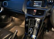 Volvo V40 R-Design Lux 2015 2.0 D2 R-Design Lux Automatic