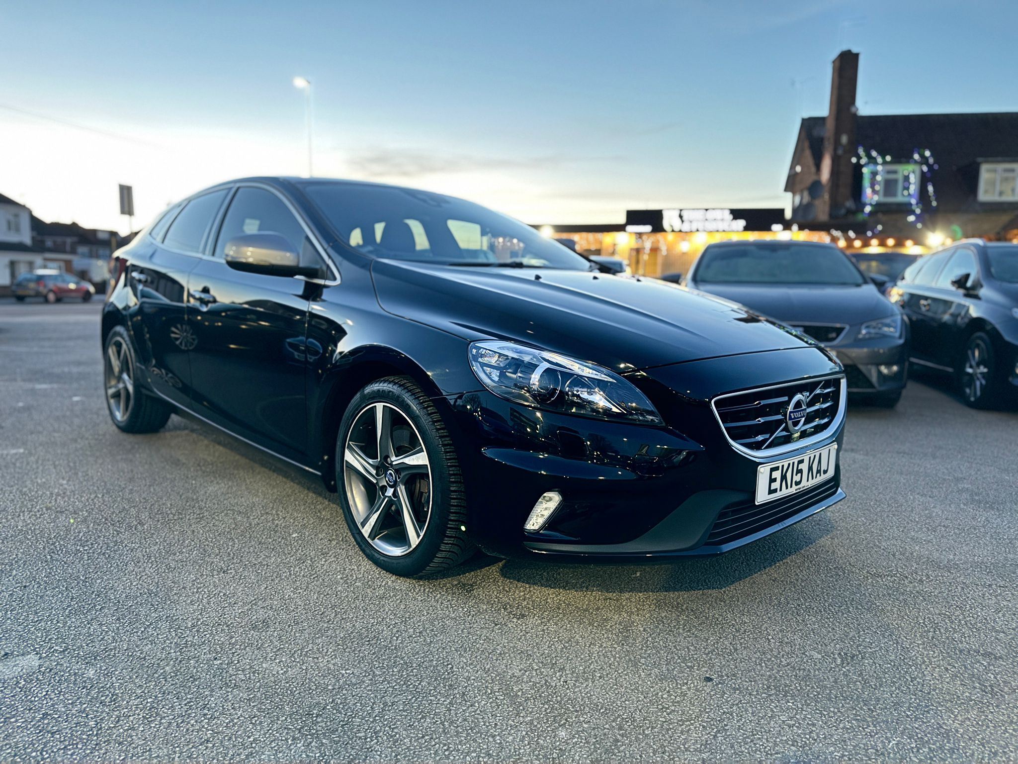 Volvo V40 R-Design Lux 2015 2.0 D2 R-Design Lux Automatic