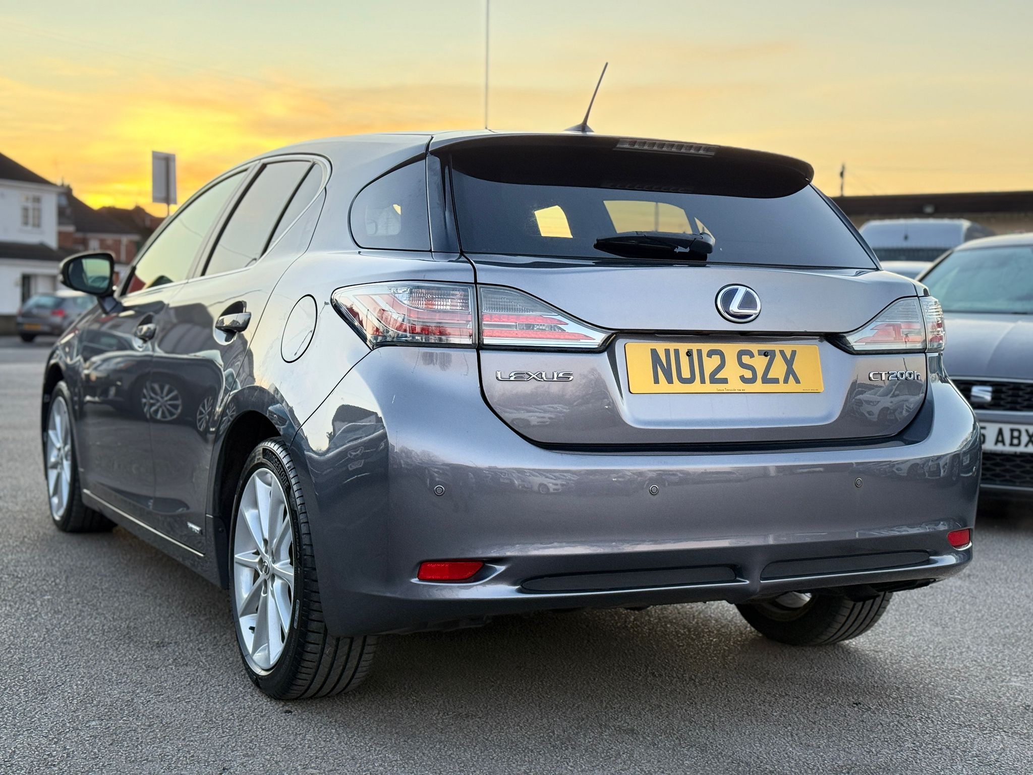 Lexus CT SE-I 2012 1.8 200h SE-I Hatchback Hybrid Automatic