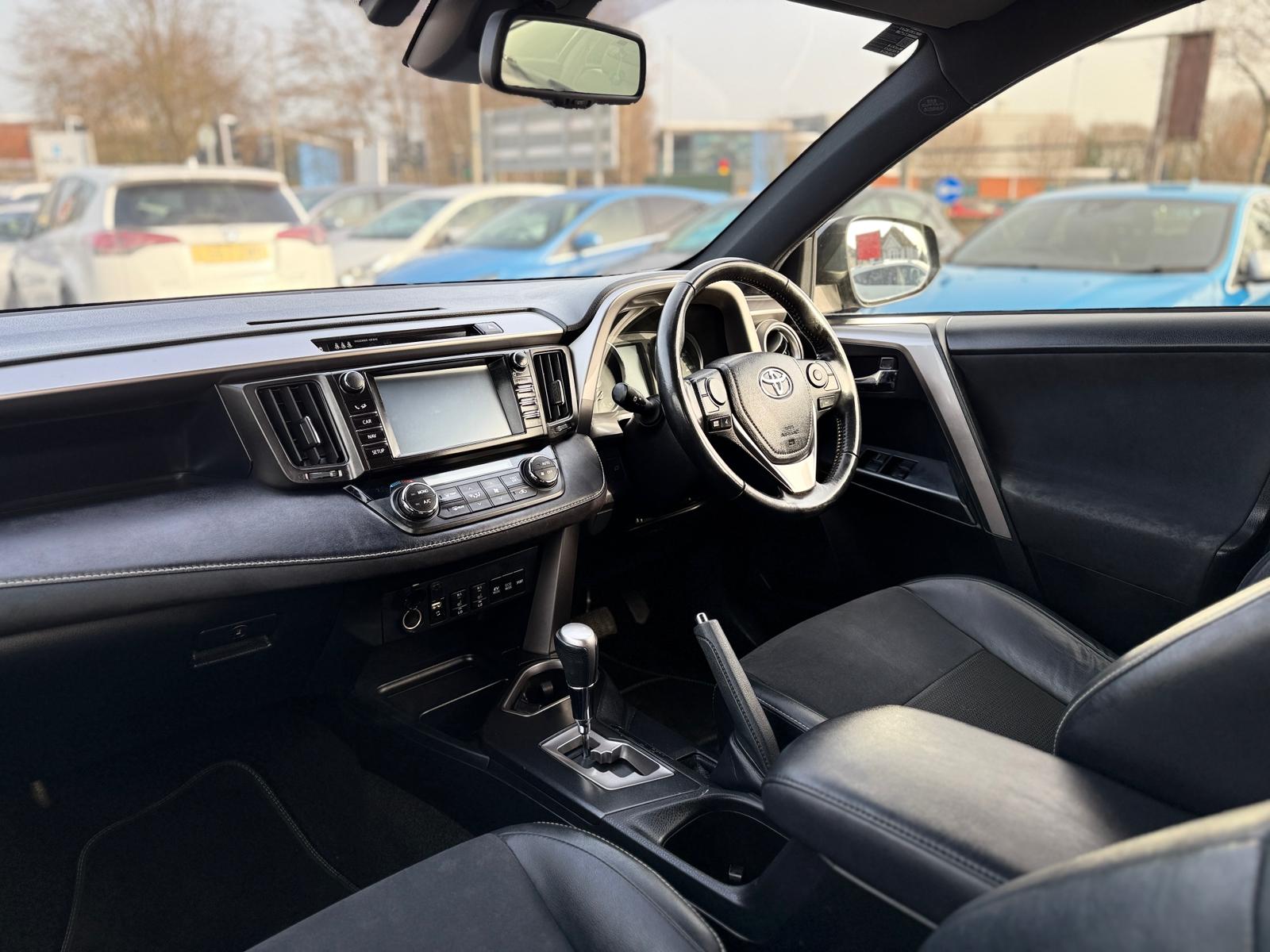 Toyota RAV4 Design 2017 Hybrid Automatic