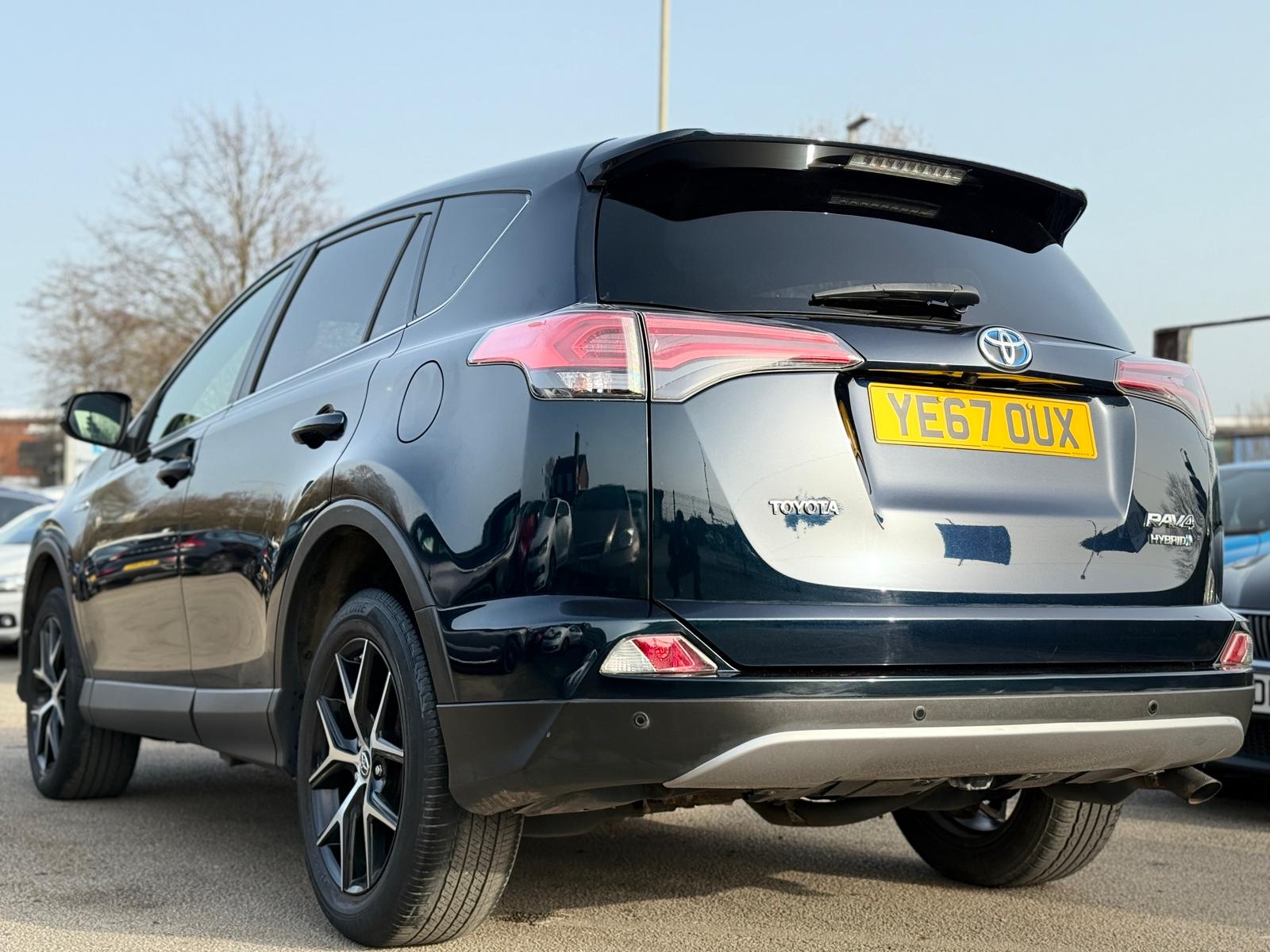 Toyota RAV4 Design 2017 Hybrid Automatic