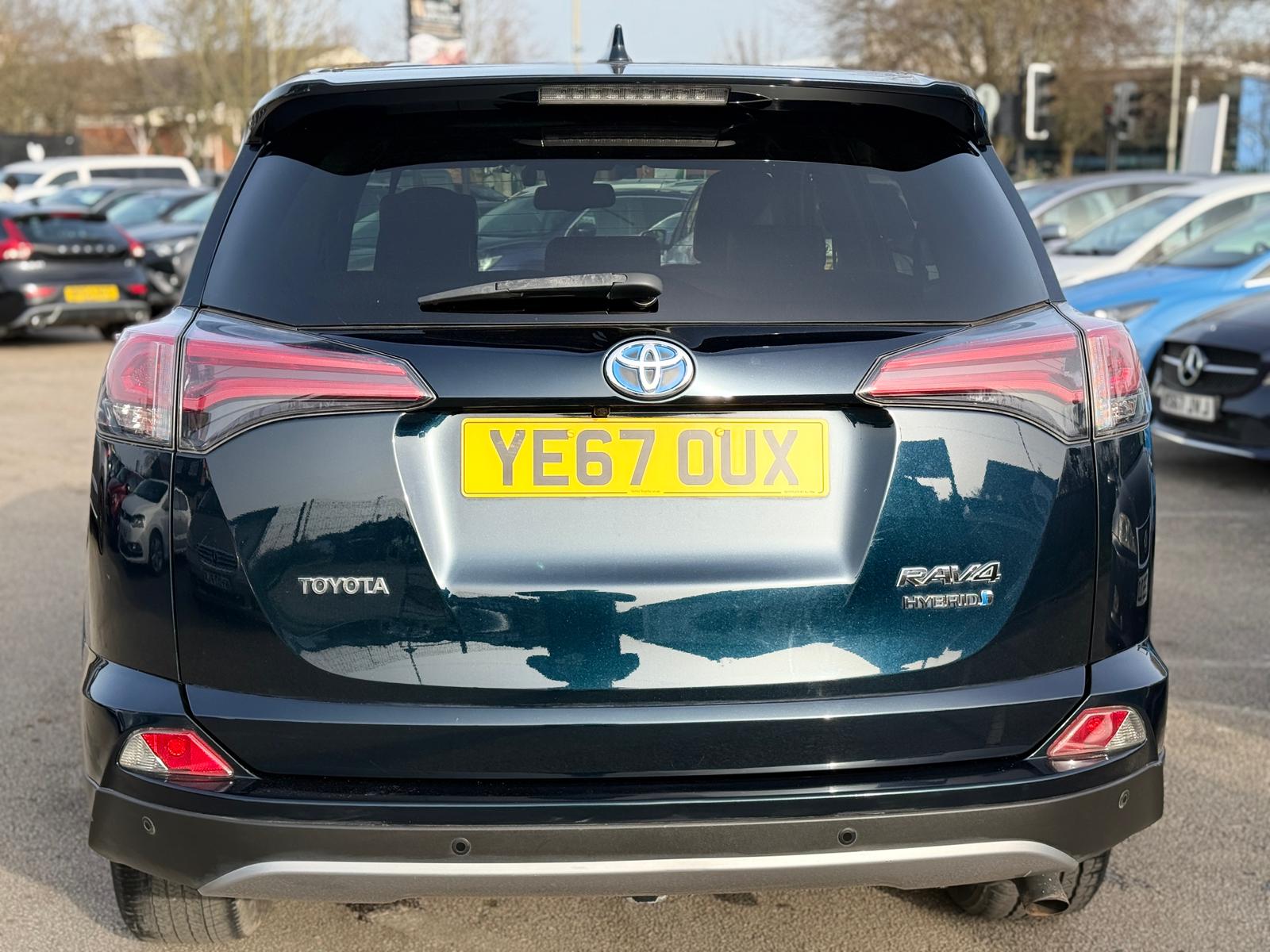 Toyota RAV4 Design 2017 Hybrid Automatic