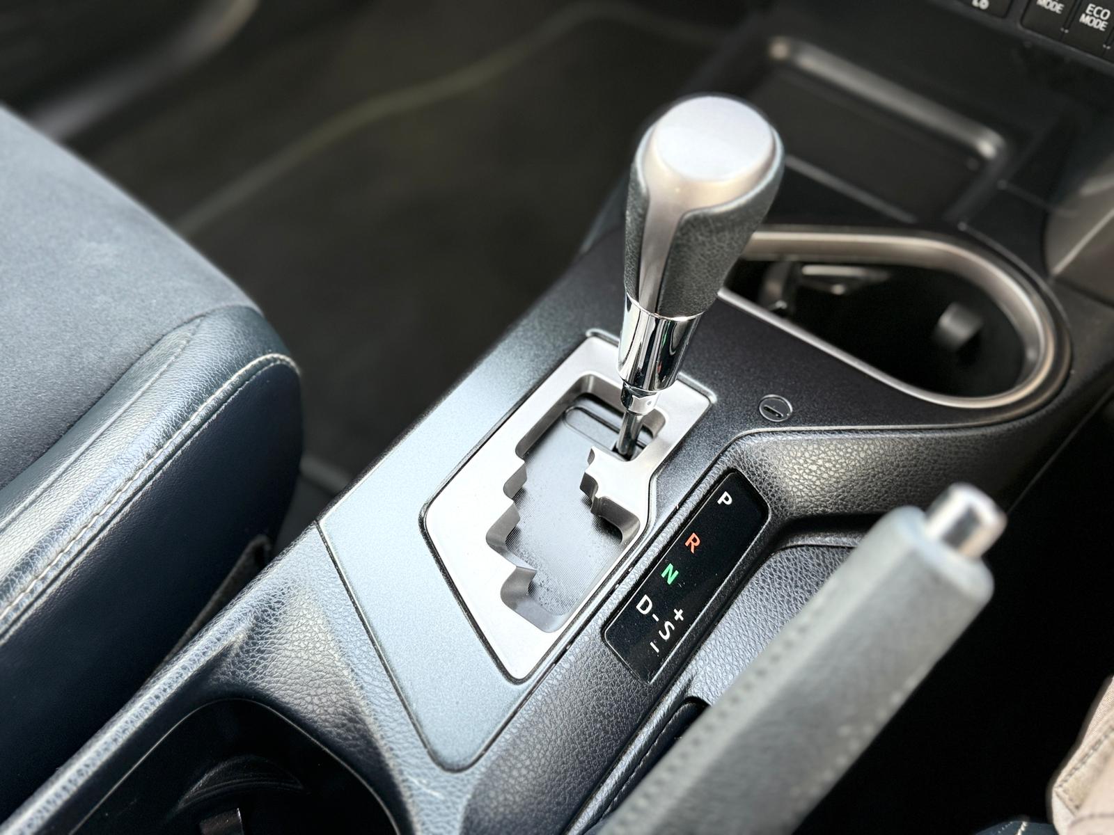 Toyota RAV4 Design 2017 Hybrid Automatic