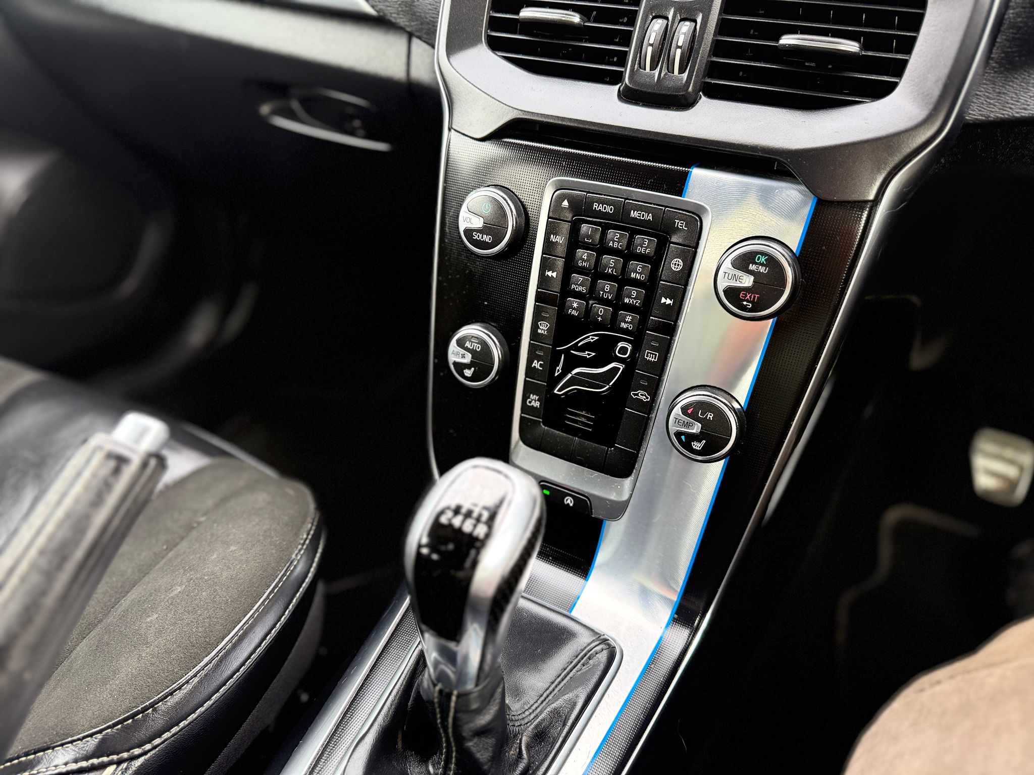 Volvo V40 R-Design Nav 2016 2.0 D2 Diesel Car