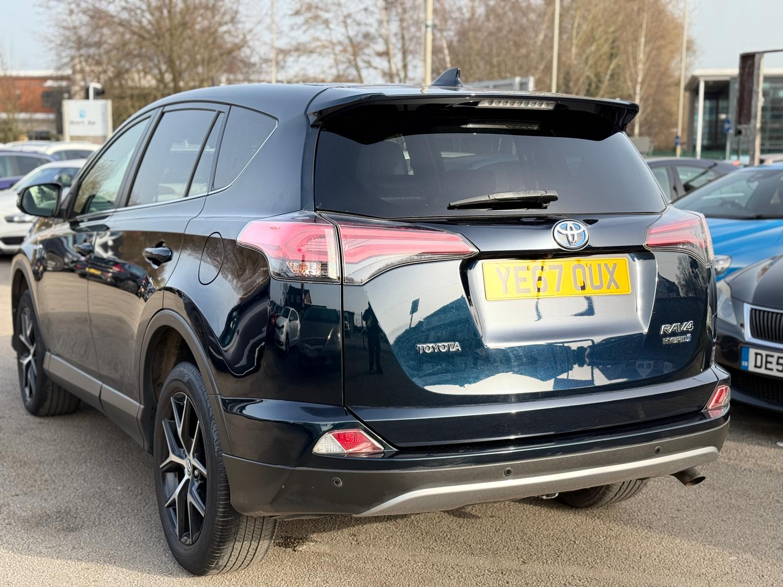 Toyota RAV4 Design 2017 Hybrid Automatic