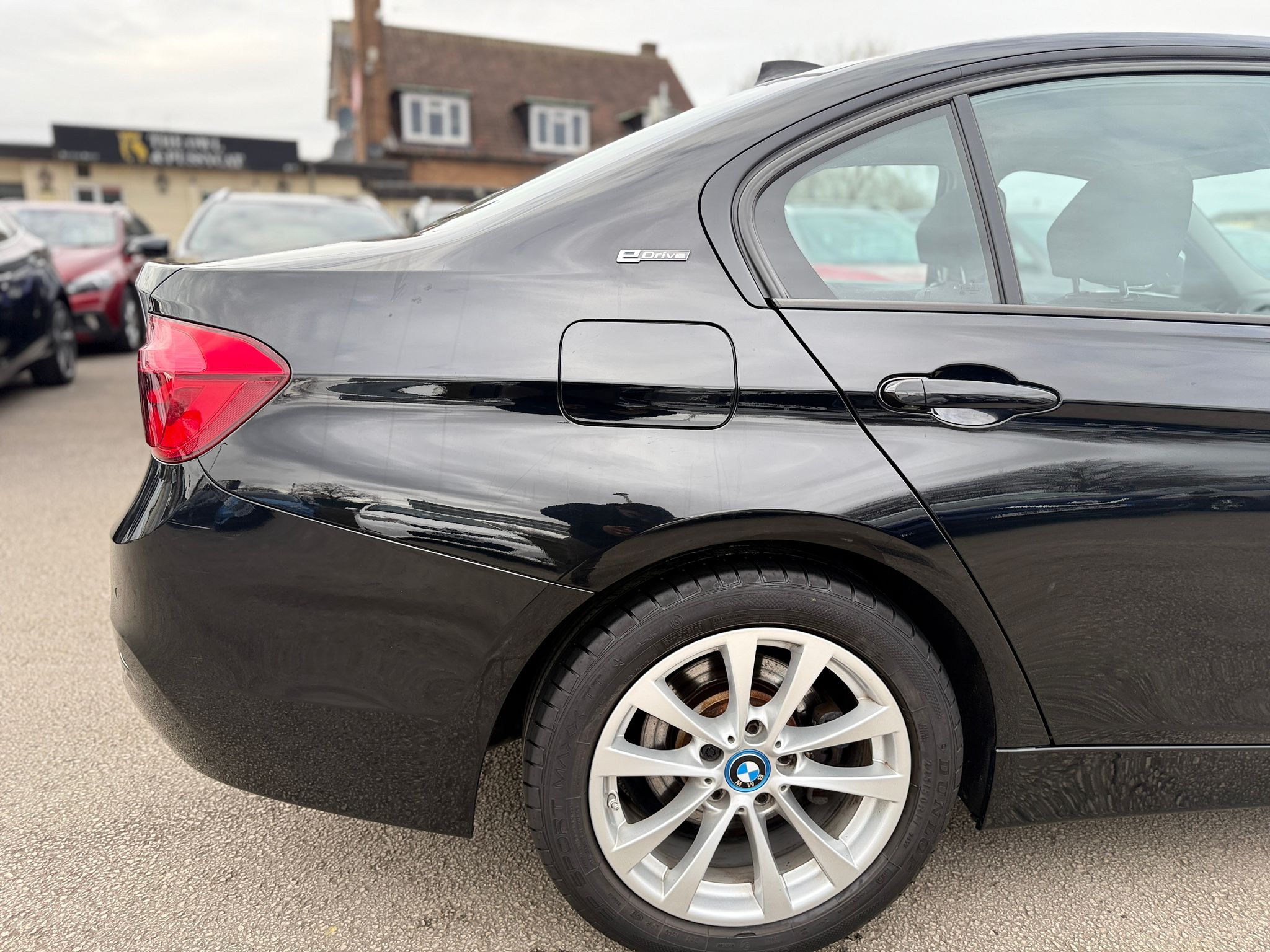 BMW 3 Series SE 2017 2.0 330e Automatic