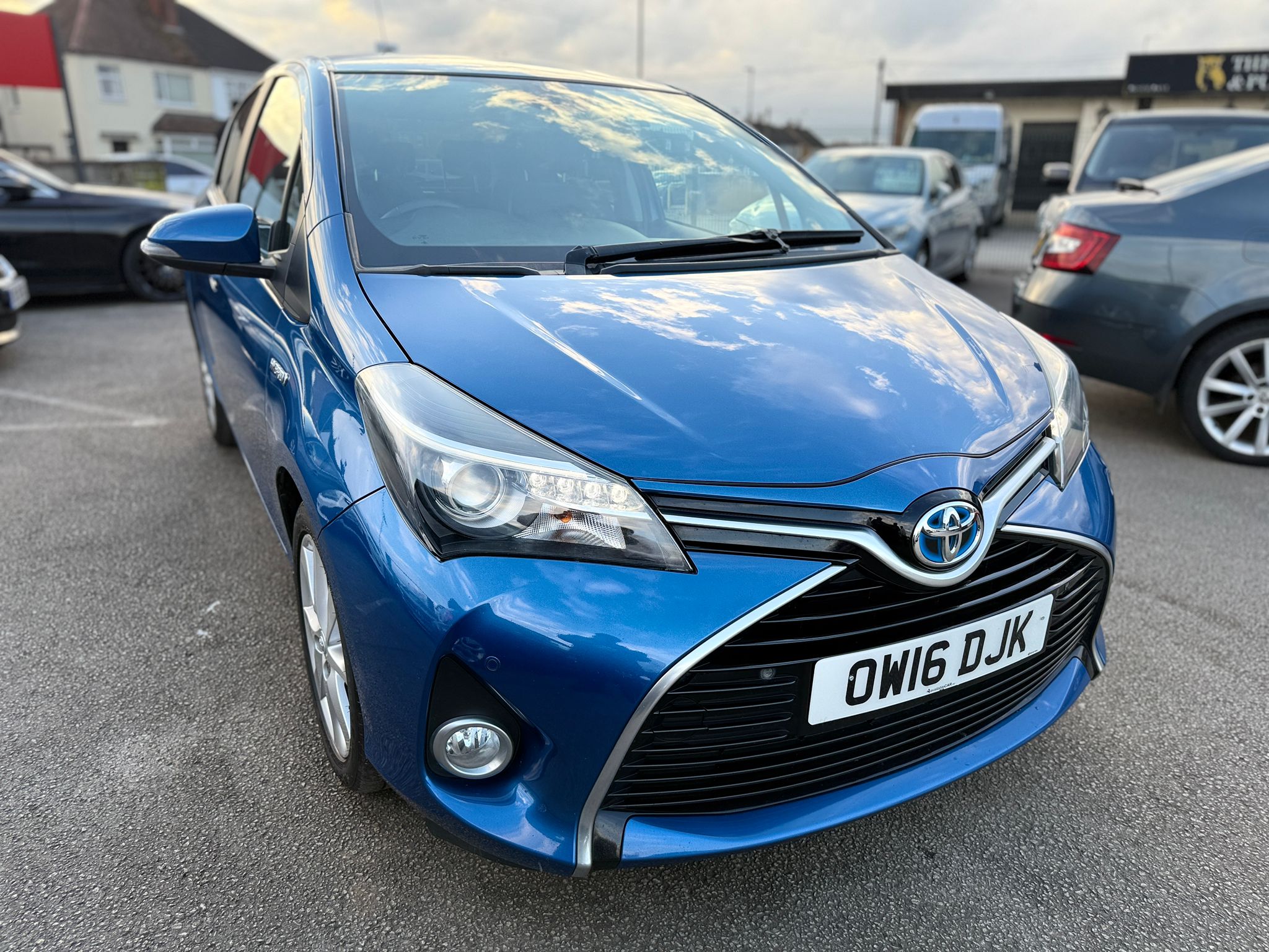 Toyota Yaris Excel 2016 1.5 VVT-h Excel Hatchback 5dr Petrol Hybrid E-CVT Automatic