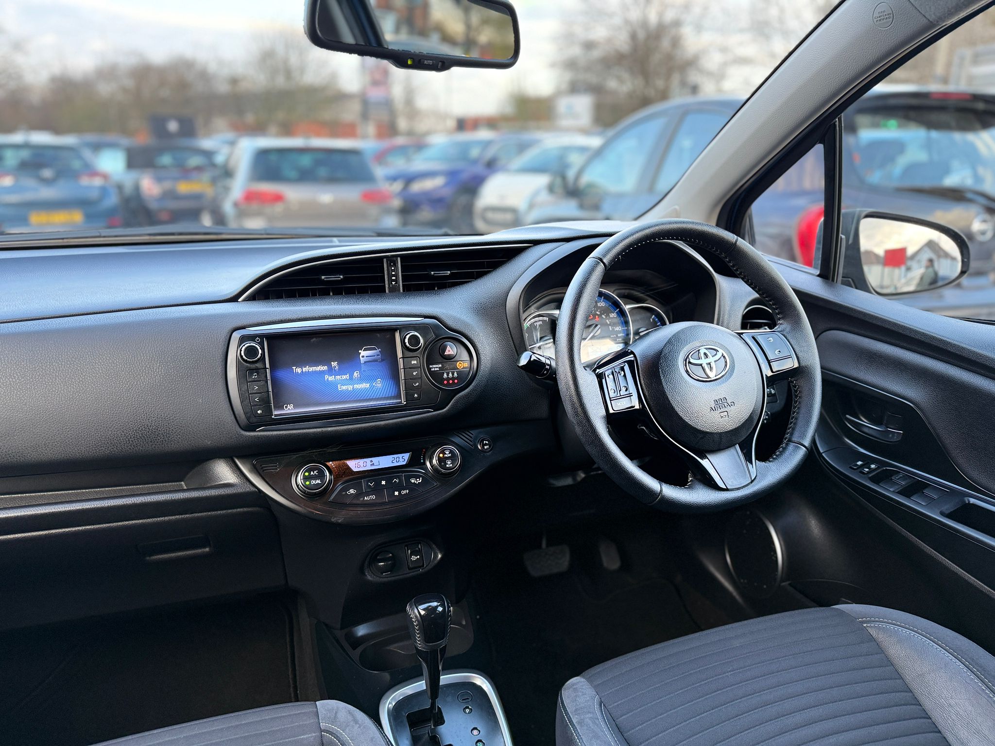 Toyota Yaris Excel 2016 1.5 VVT-h Excel Hatchback 5dr Petrol Hybrid E-CVT Automatic