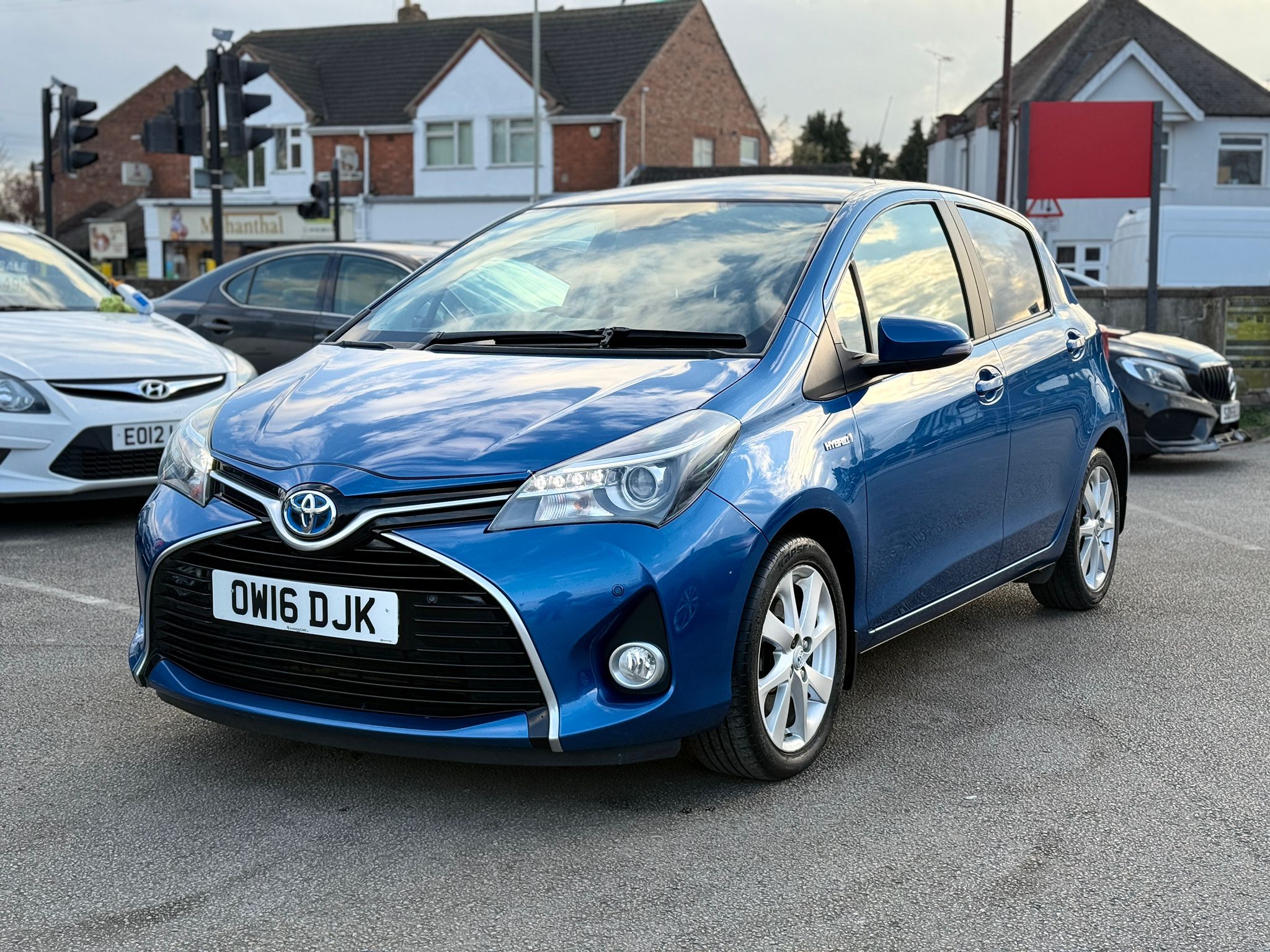 Toyota Yaris Excel 2016 1.5 VVT-h Excel Hatchback 5dr Petrol Hybrid E-CVT Automatic