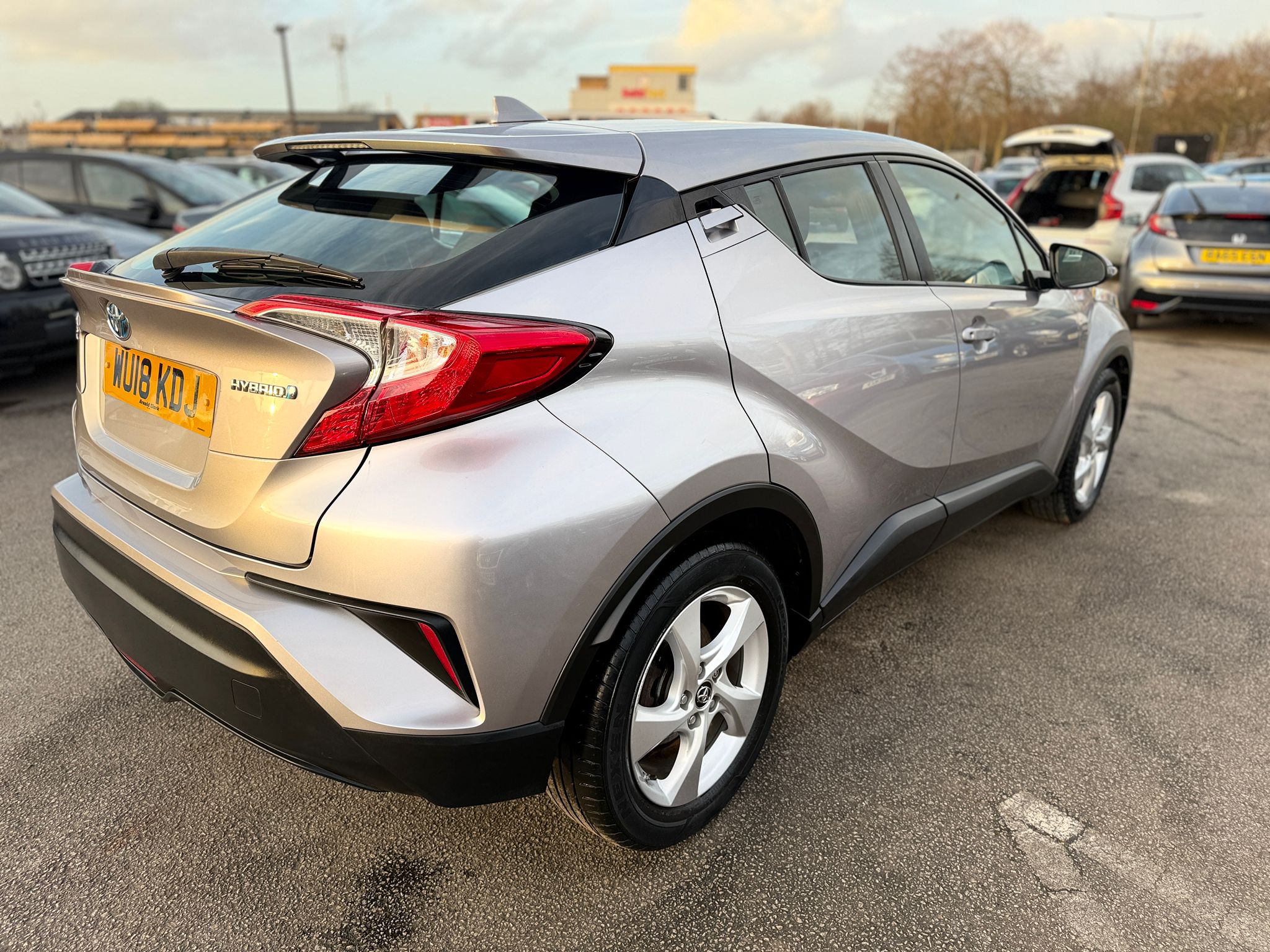 Toyota C-HR Icon 2018 1.8 VVT-h Icon SUV 5dr Petrol Hybrid CVT Euro 6 Automatic