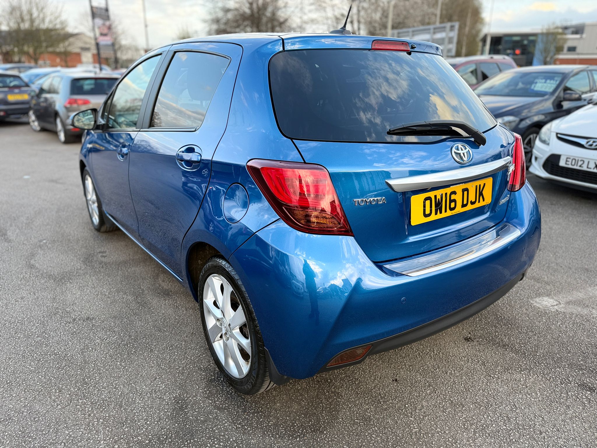 Toyota Yaris Excel 2016 1.5 VVT-h Excel Hatchback 5dr Petrol Hybrid E-CVT Automatic