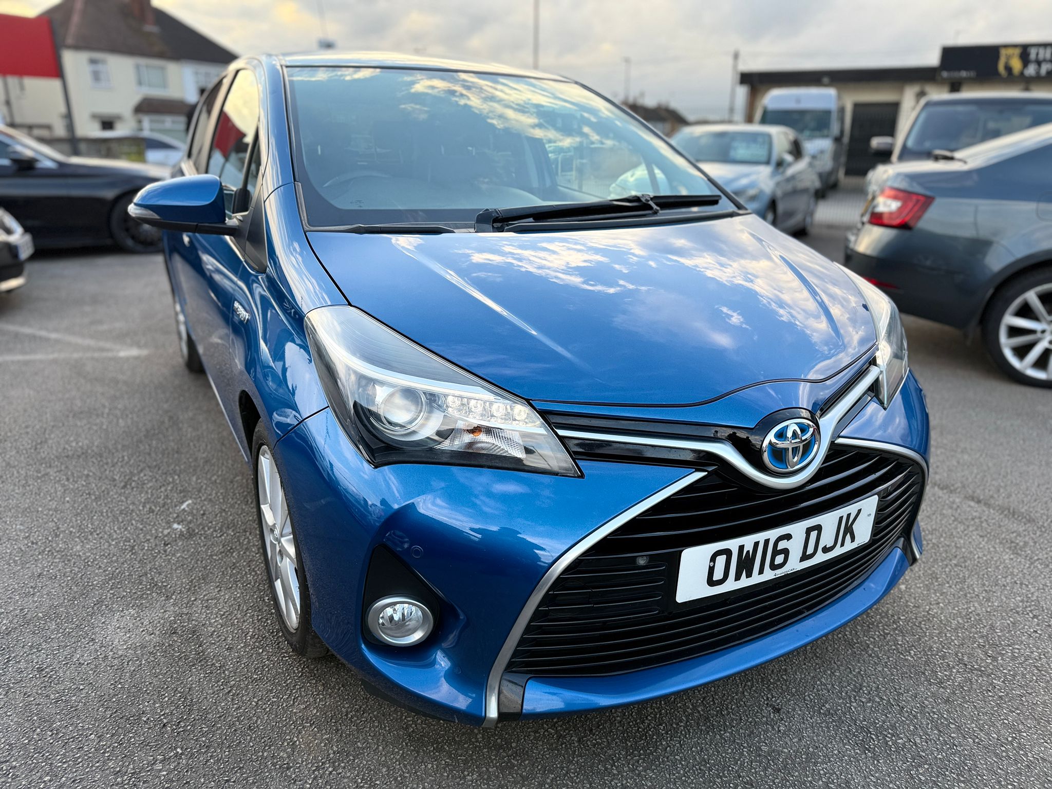 Toyota Yaris Excel 2016 1.5 VVT-h Excel Hatchback 5dr Petrol Hybrid E-CVT Automatic