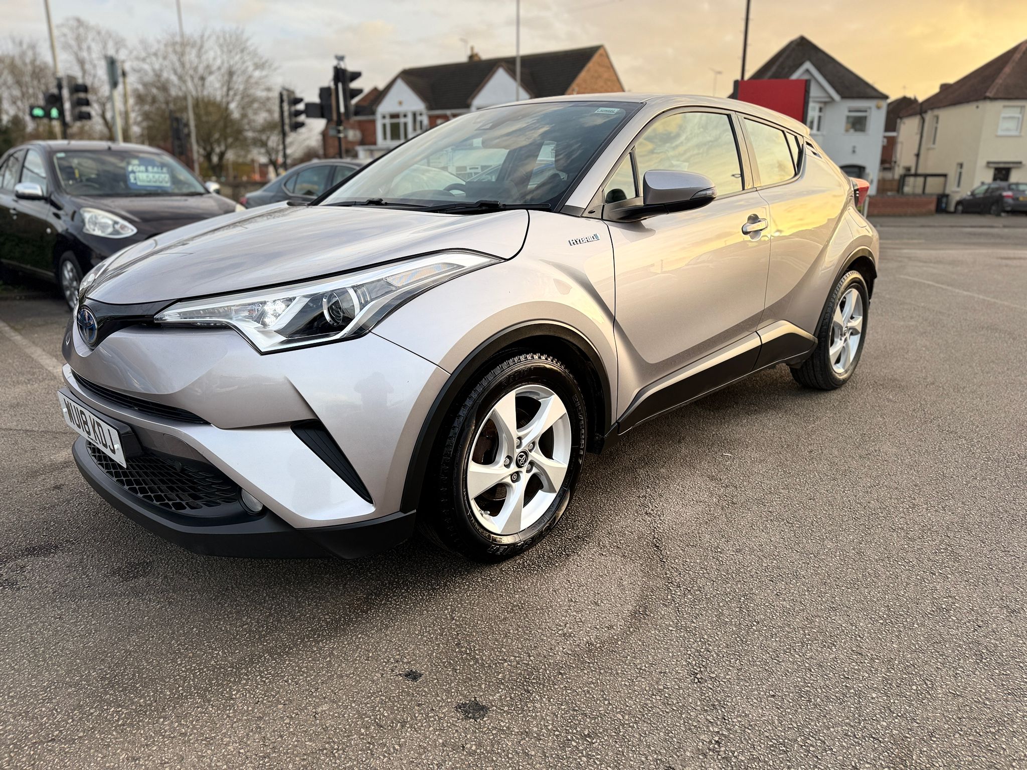 Toyota C-HR Icon 2018 1.8 VVT-h Icon SUV 5dr Petrol Hybrid CVT Euro 6 Automatic