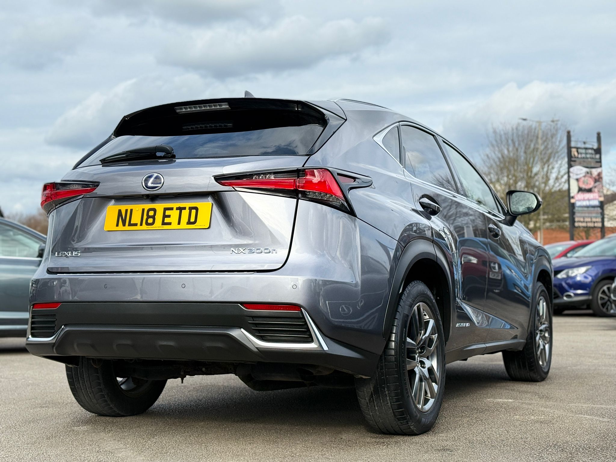 Lexus NX300H Luxury 2018 2.5 300h Luxury SUV 5dr Petrol Hybrid E-CVT 4WD Automatic