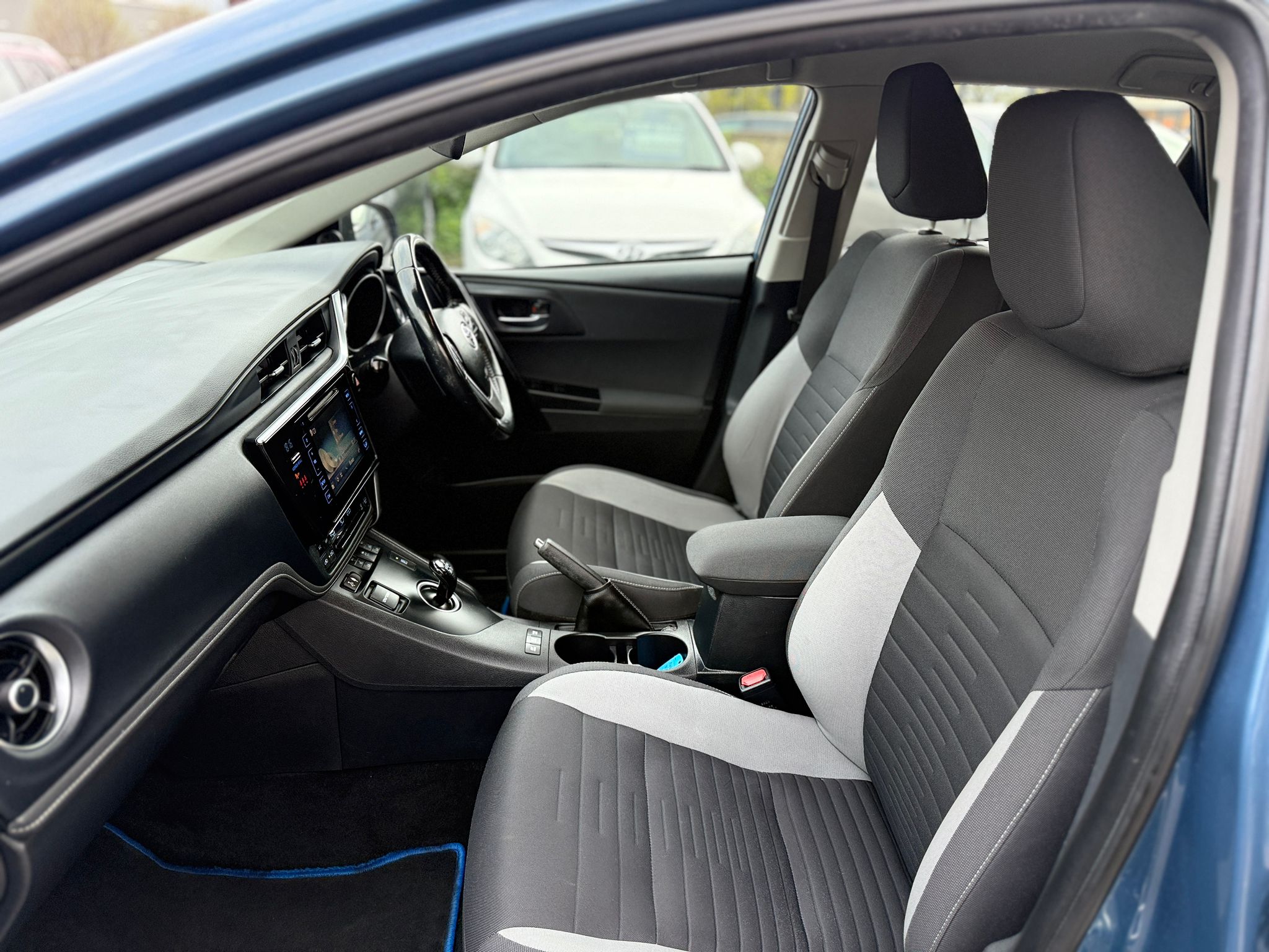 Toyota Auris Business Edition 2017 1.8 VVT-h Business Hybrid Automatic