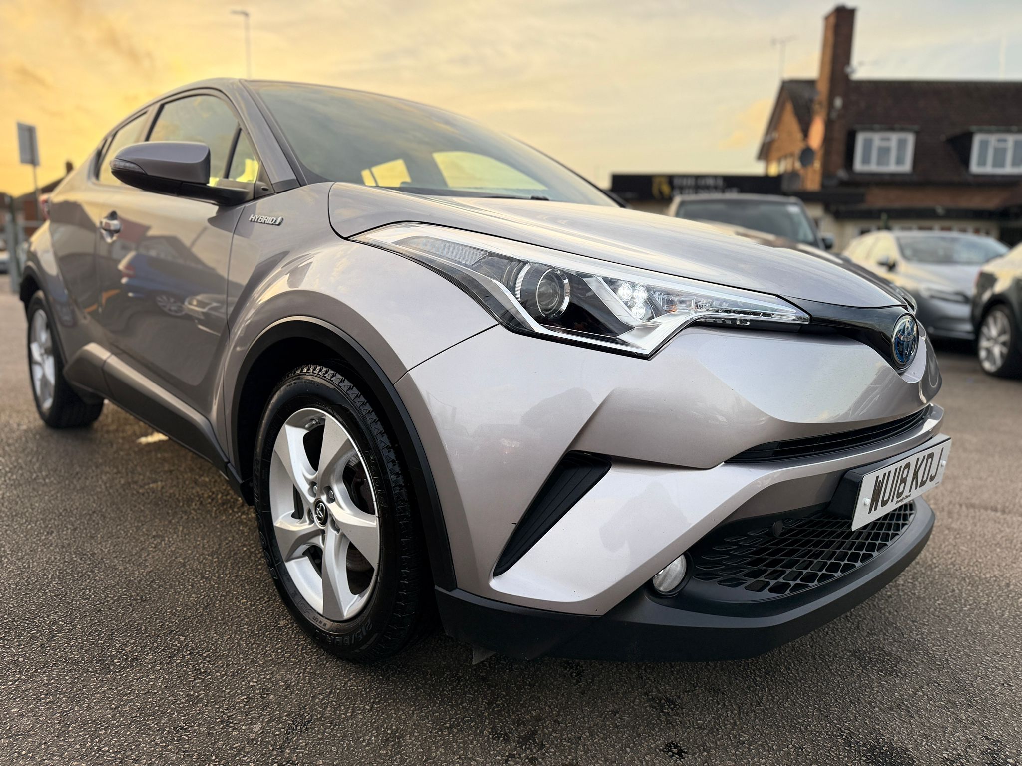 Toyota C-HR Icon 2018 1.8 VVT-h Icon SUV 5dr Petrol Hybrid CVT Euro 6 Automatic