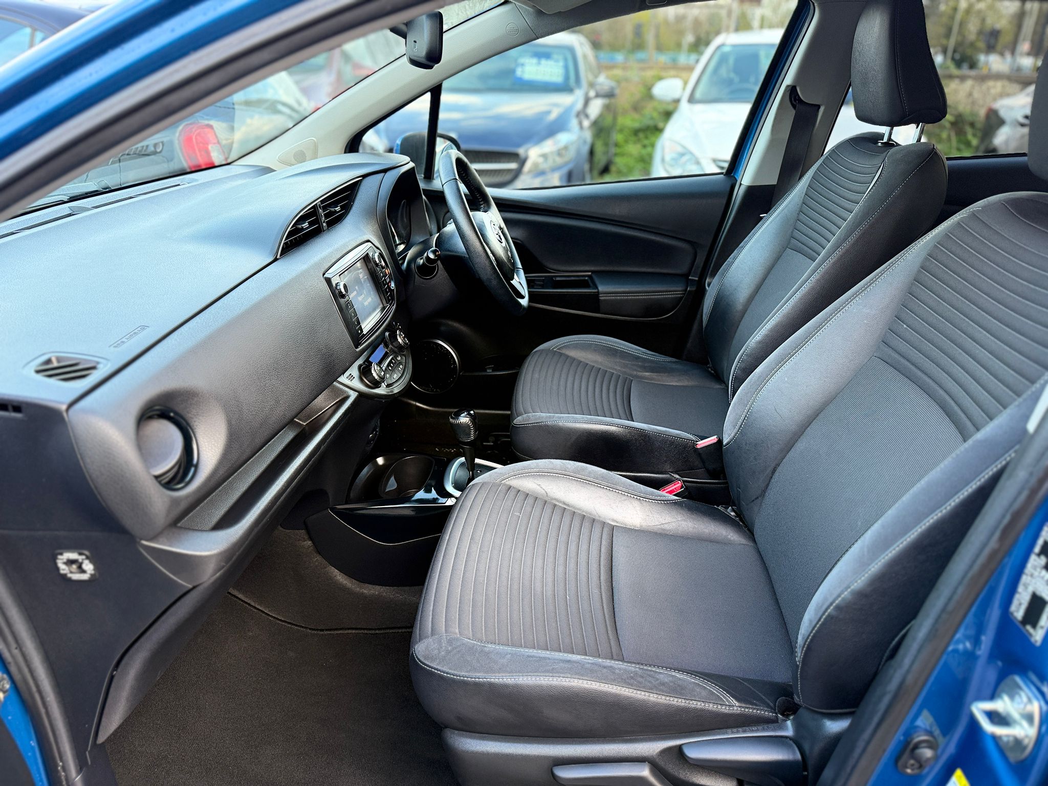 Toyota Yaris Excel 2016 1.5 VVT-h Excel Hatchback 5dr Petrol Hybrid E-CVT Automatic