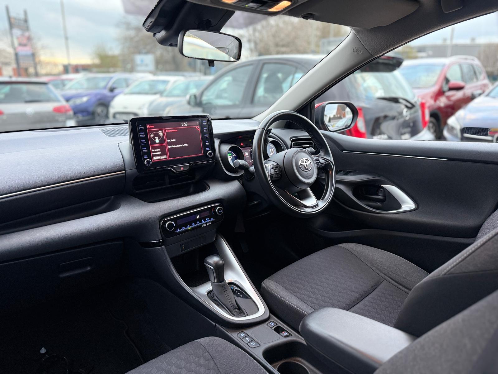 Toyota Yaris Design 2022 1.5 VVT-h Design Hatchback Automatic