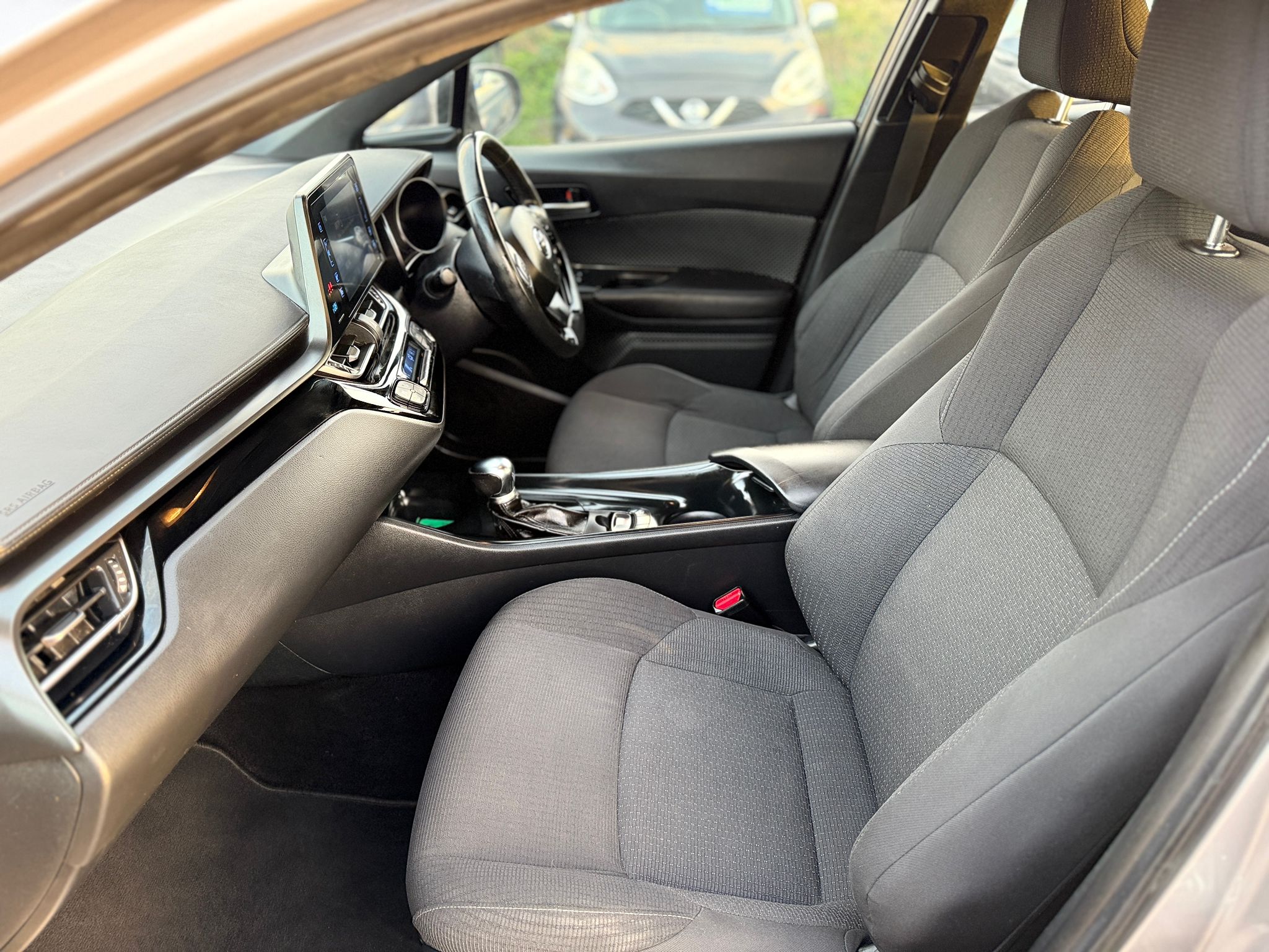 Toyota C-HR Icon 2018 1.8 VVT-h Icon SUV 5dr Petrol Hybrid CVT Euro 6 Automatic