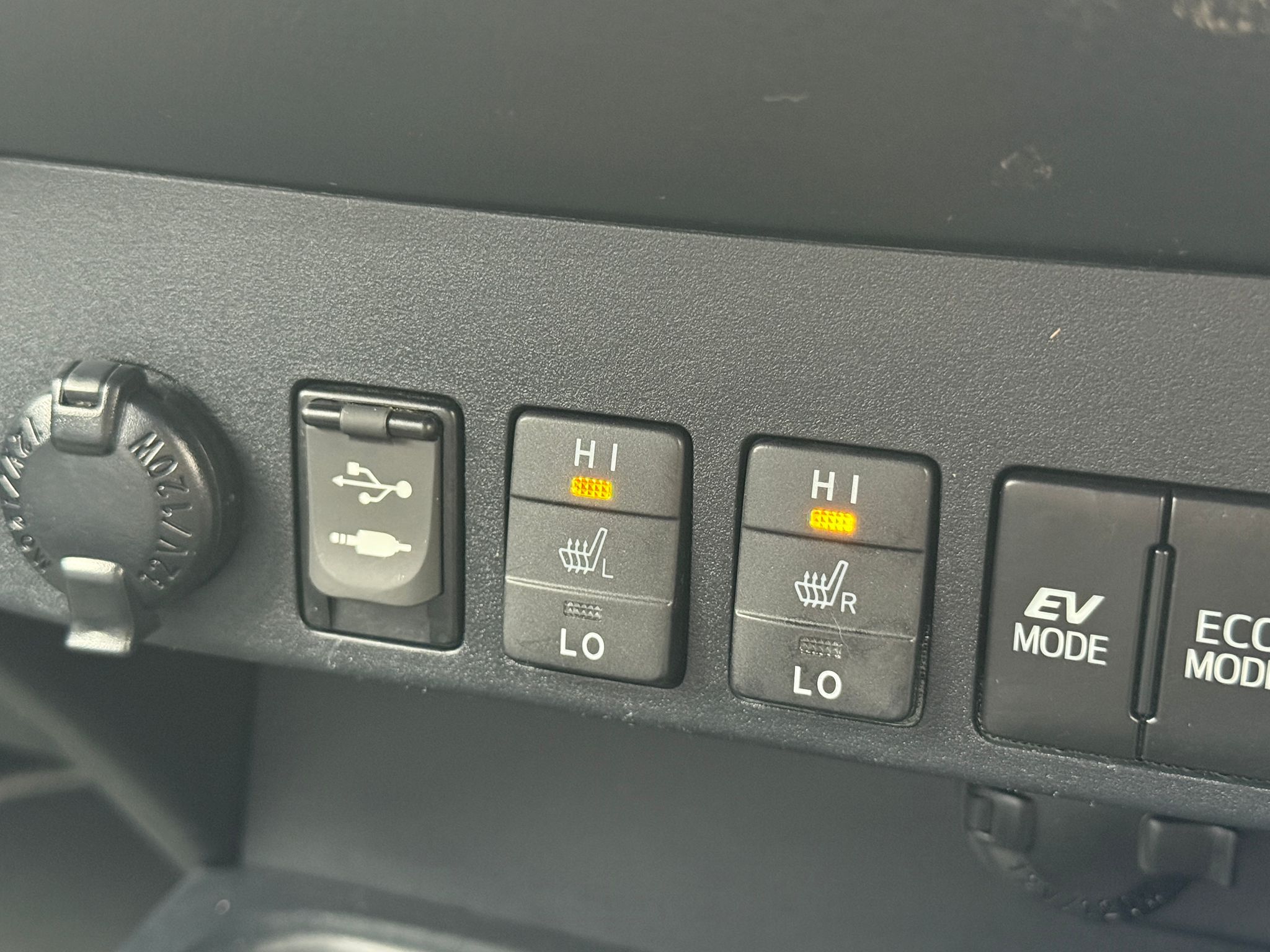 Toyota RAV4 Excel 2016 2.5 VVT-h Excel SUV 5dr Petrol Hybrid CVT 4WD Automatic