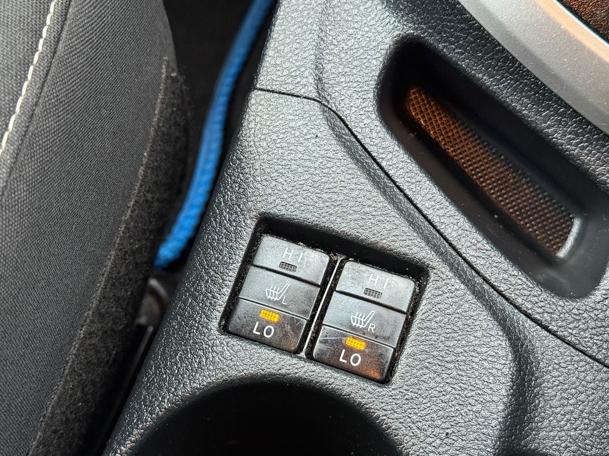 Toyota Auris Icon Plus 2015 1.8 VVT-h Icon Plus Hatchback Automatic