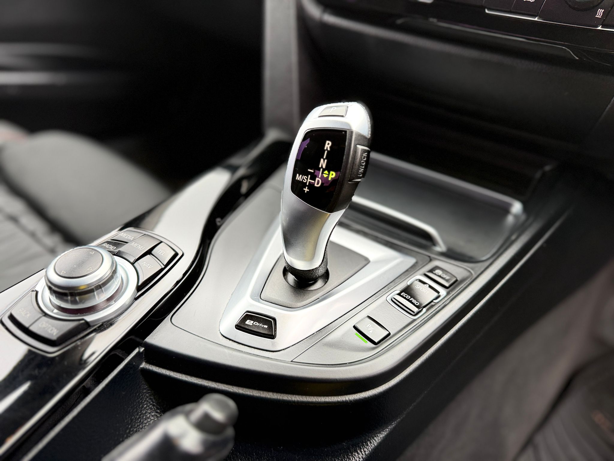 2016 BMW 3 SERIES 330e SPORT (PLUG-IN HYBRID)