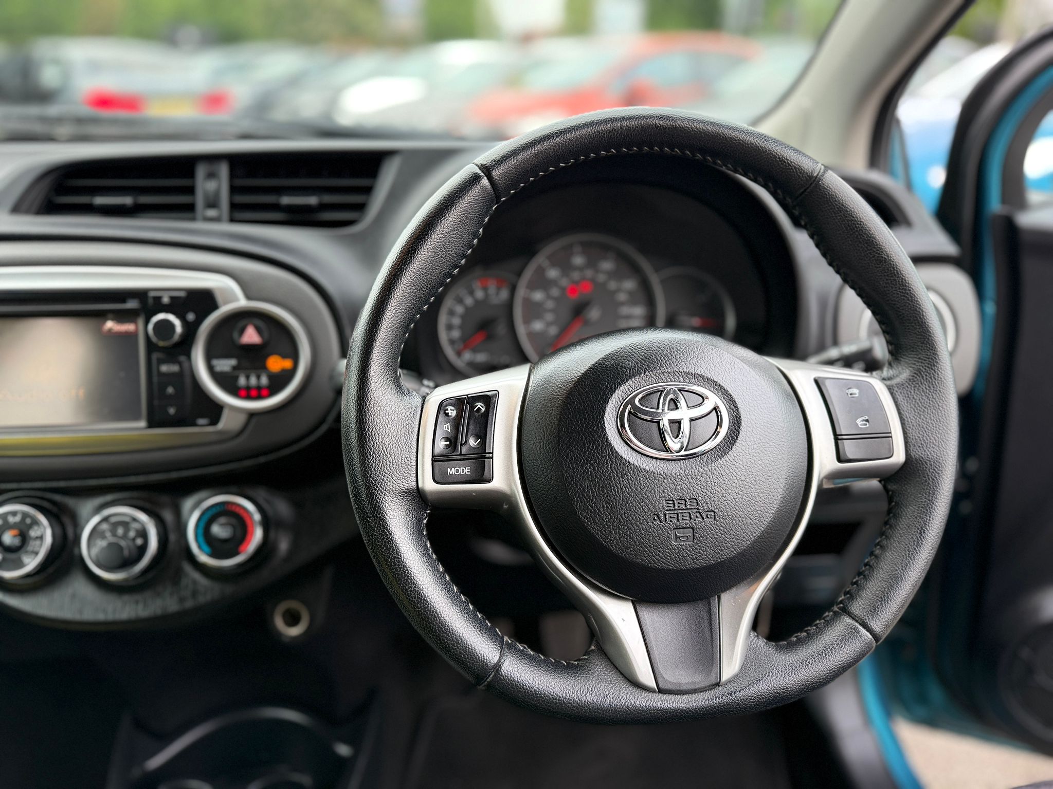 TOYOTA YARIS 1.33 DUAL VVT-i TR 2012
