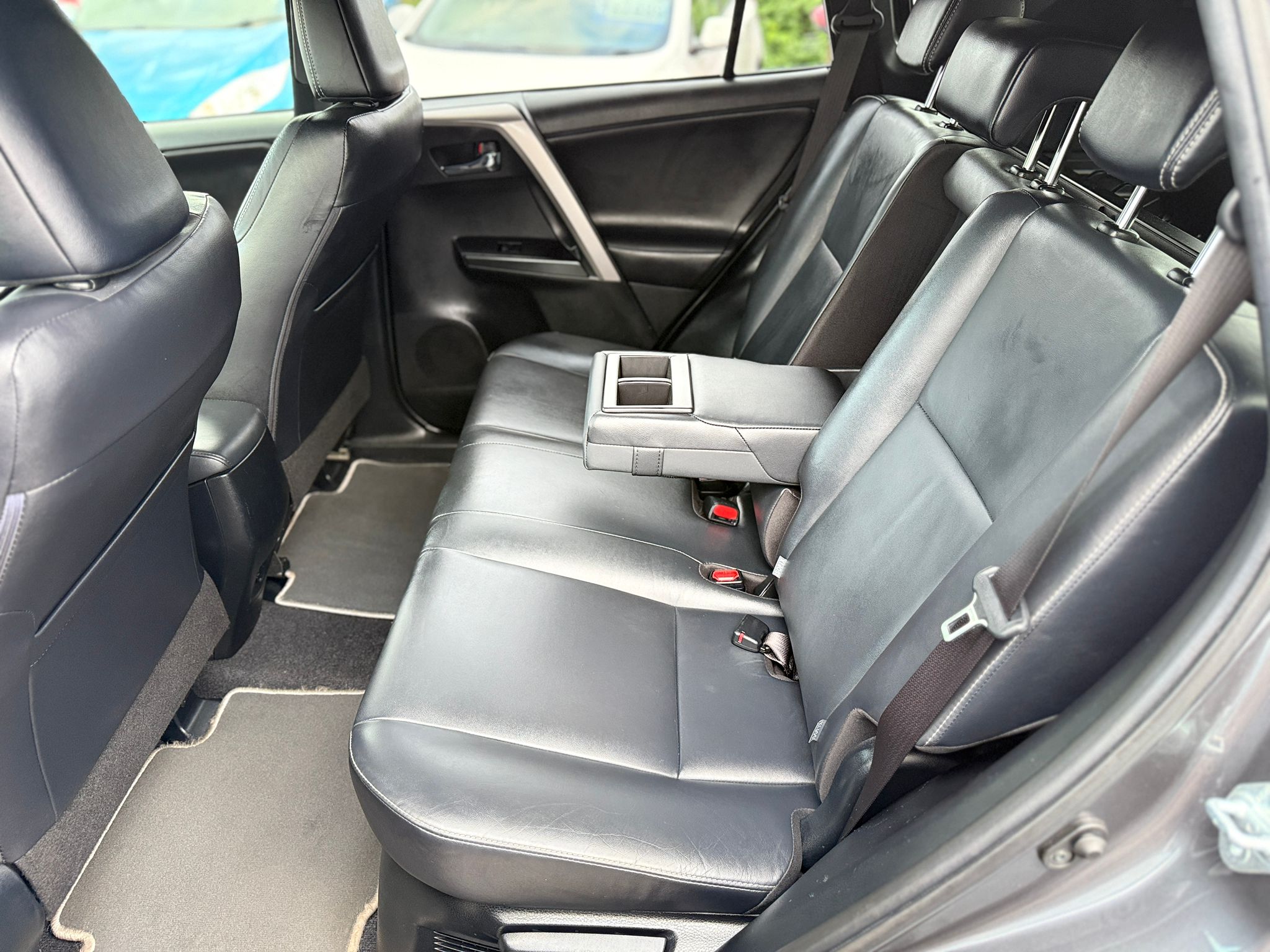 TOYOTA RAV4 2.5 VVT-h 2016