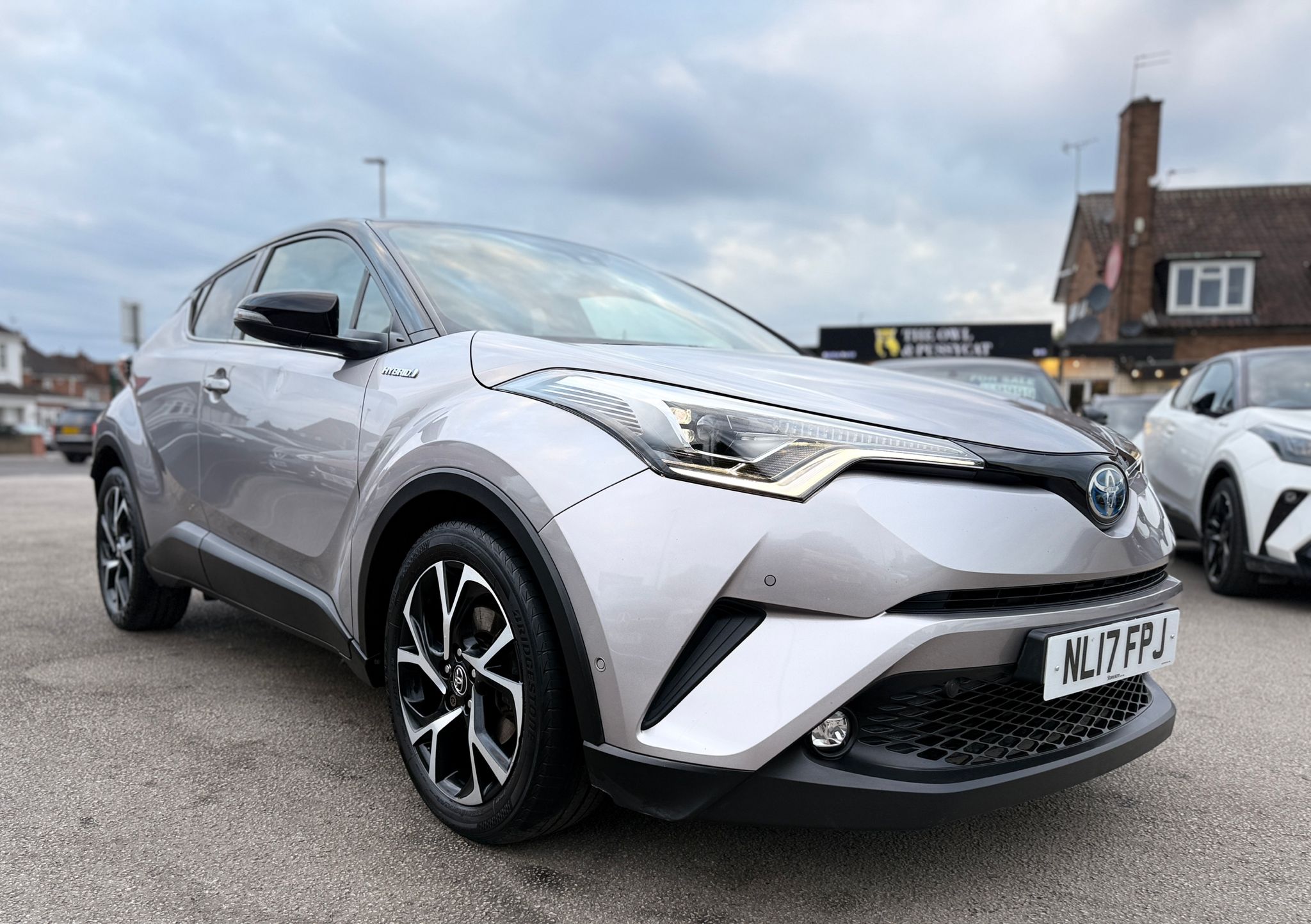 2017 TOYOTA C-HR 1.8 VVT-h DYNAMIC (HYBRID)