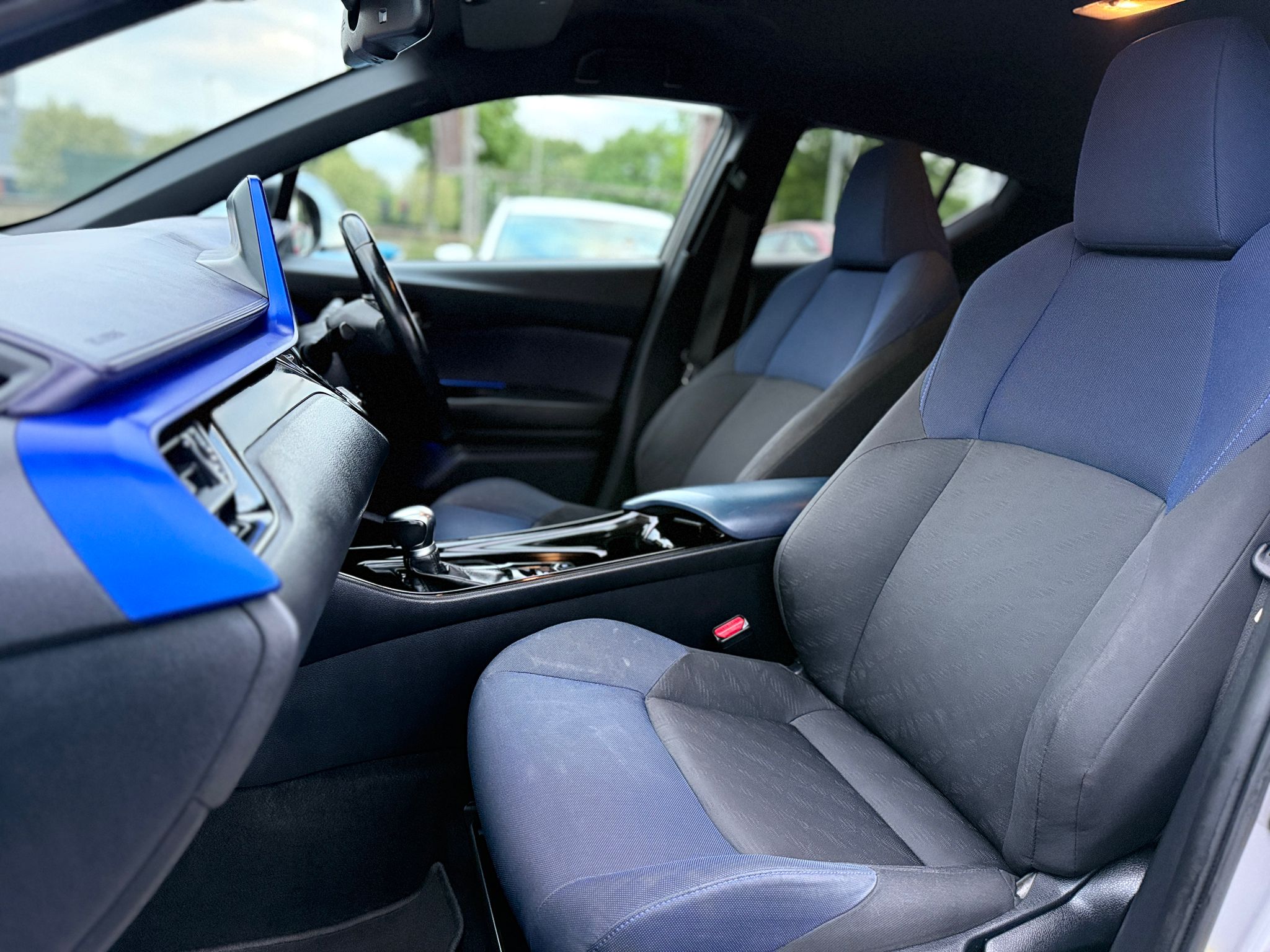 2017 TOYOTA C-HR 1.8 VVT-h DYNAMIC (HYBRID)