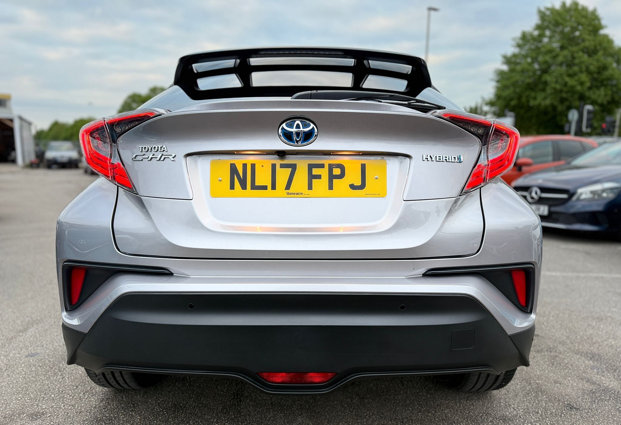 2017 TOYOTA C-HR 1.8 VVT-h DYNAMIC (HYBRID)