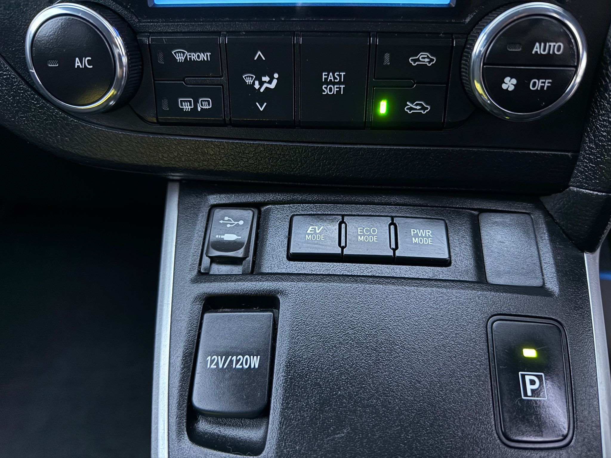2014 TOYOTA AURIS 1.8 VVT-h ICON PLUS