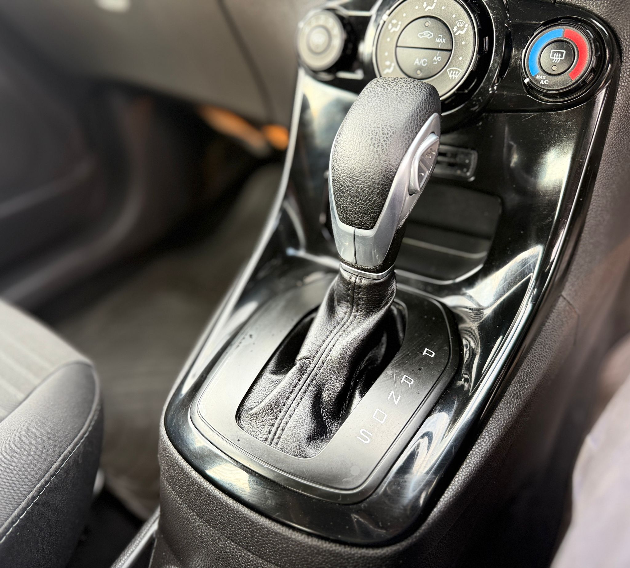 2014 FORD FIESTA 1.6 ZETEC AUTOMATIC