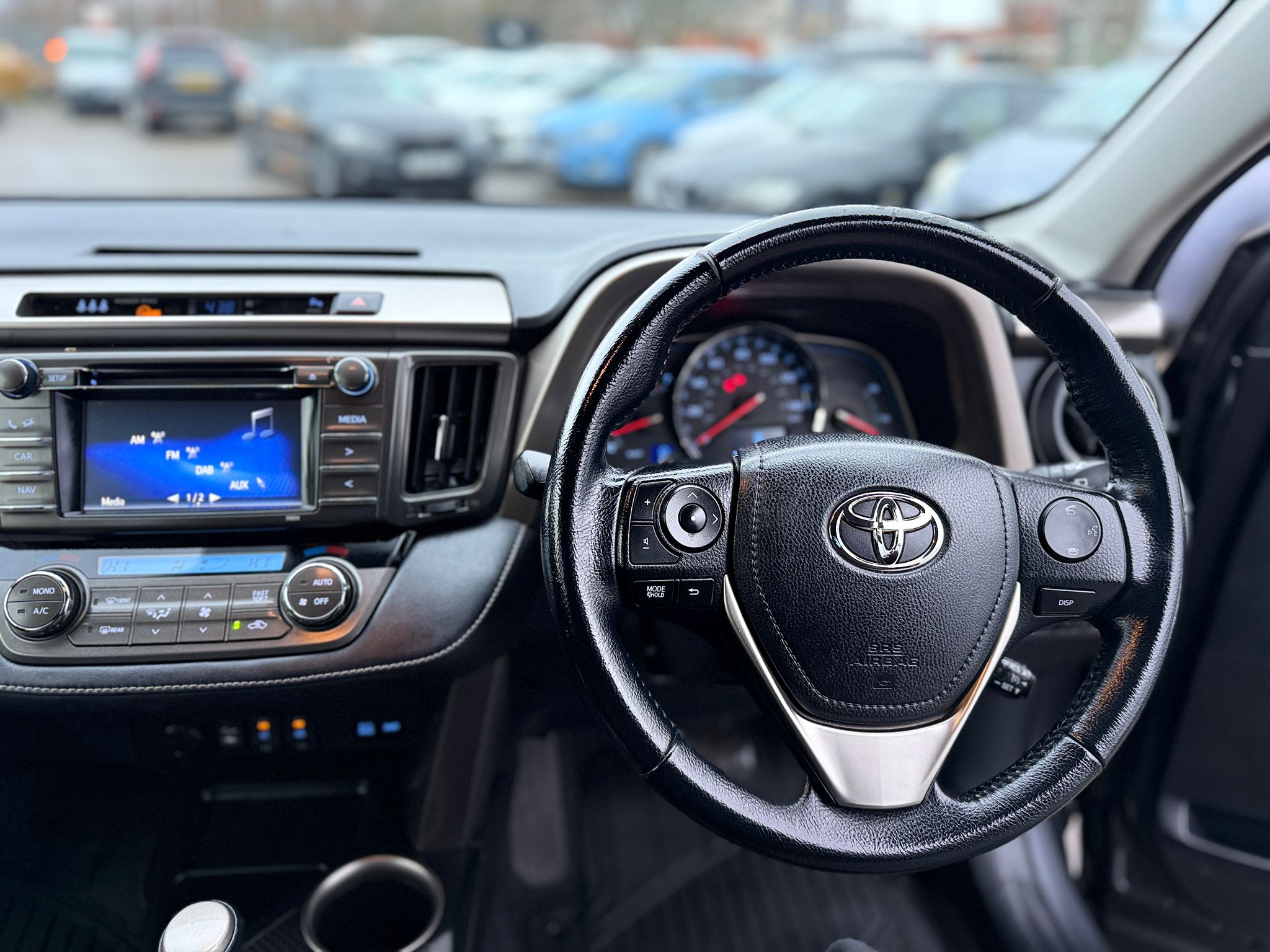 2015 TOYOTA RAV4 2.2 D-CAT INVINCIBLE (4WD)