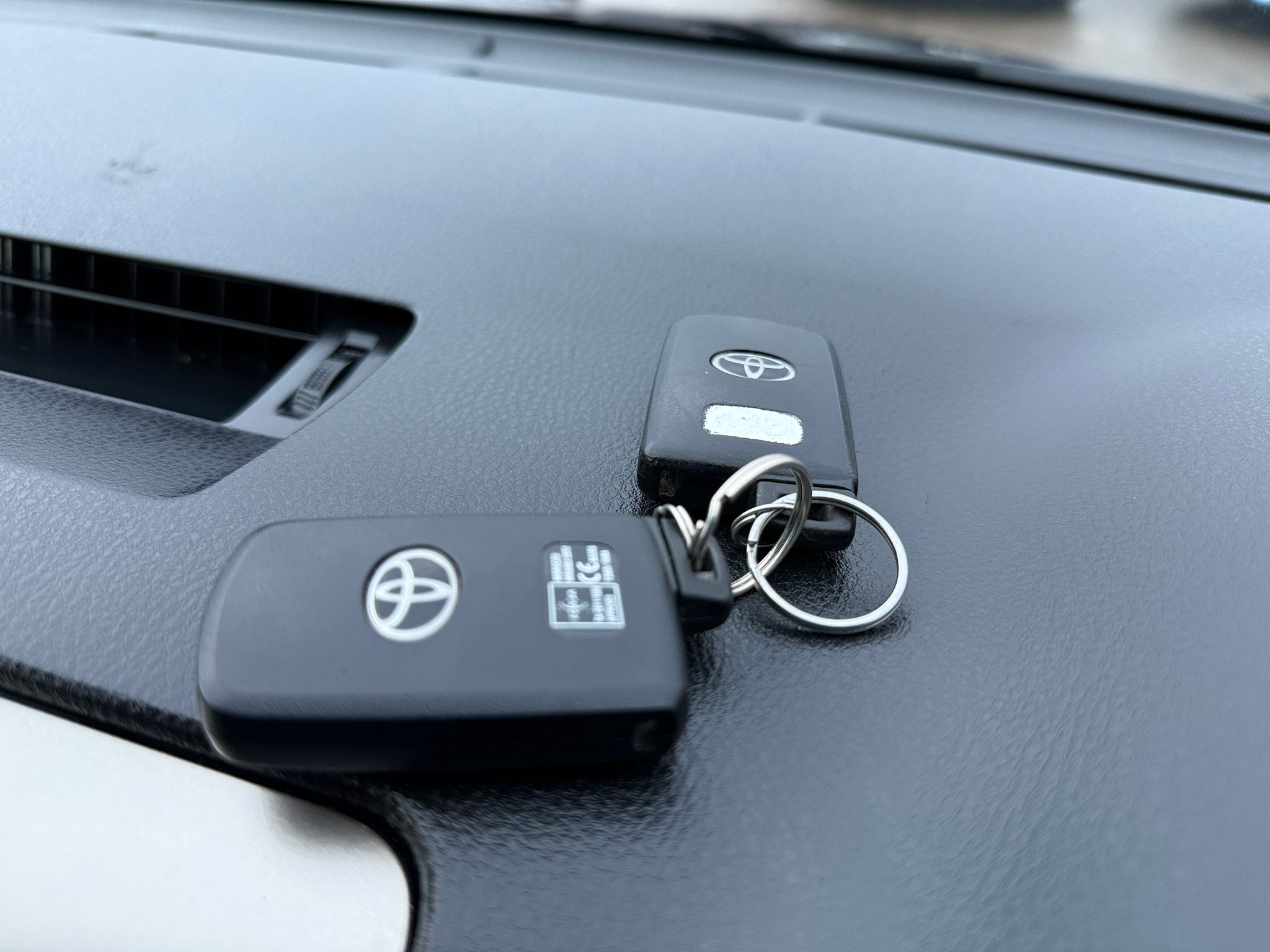 2015 TOYOTA RAV4 2.2 D-CAT INVINCIBLE (4WD)