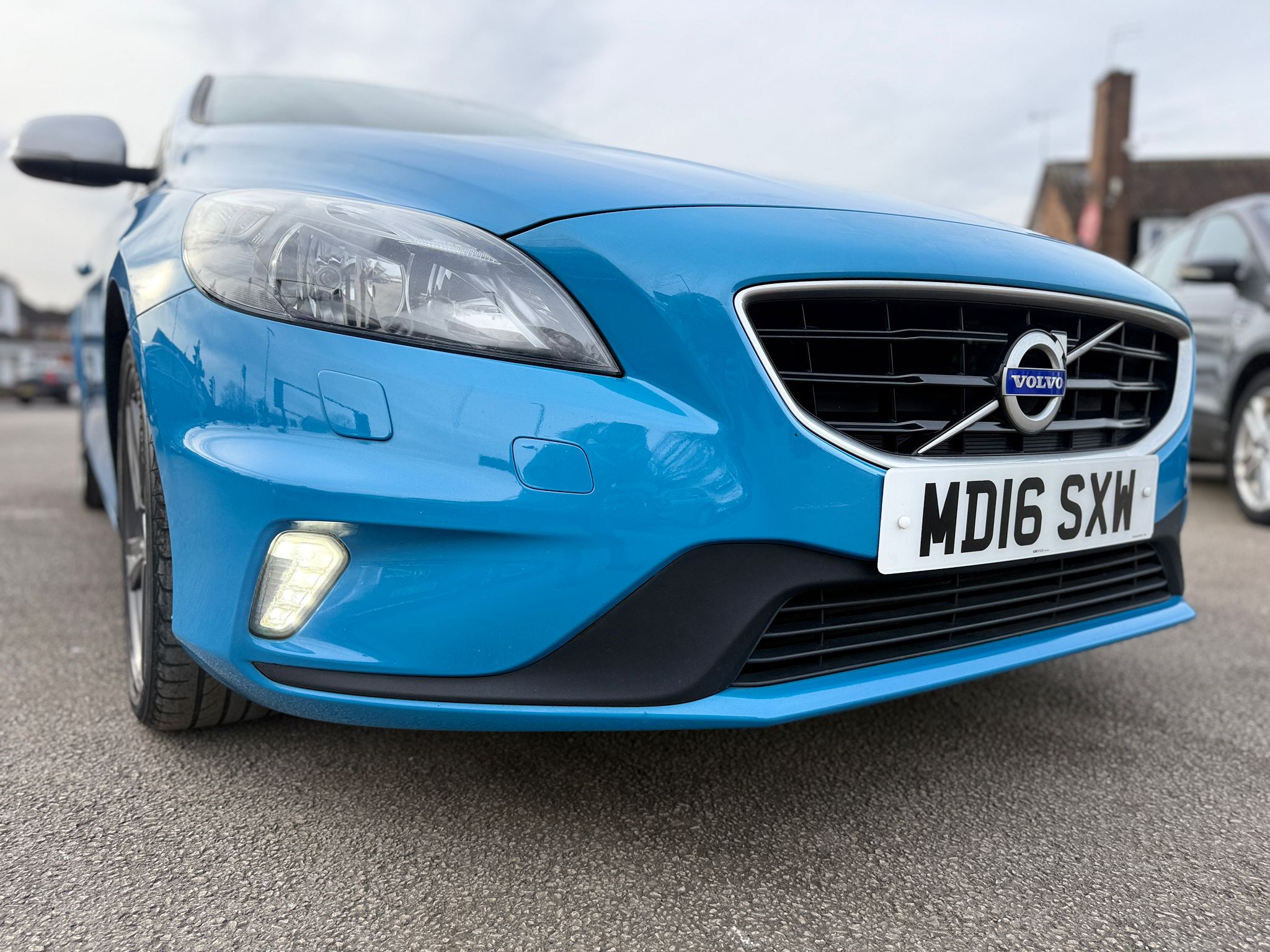 🇸🇪 2016 VOLVO V40 2.0 D2 R-DESIGN NAV