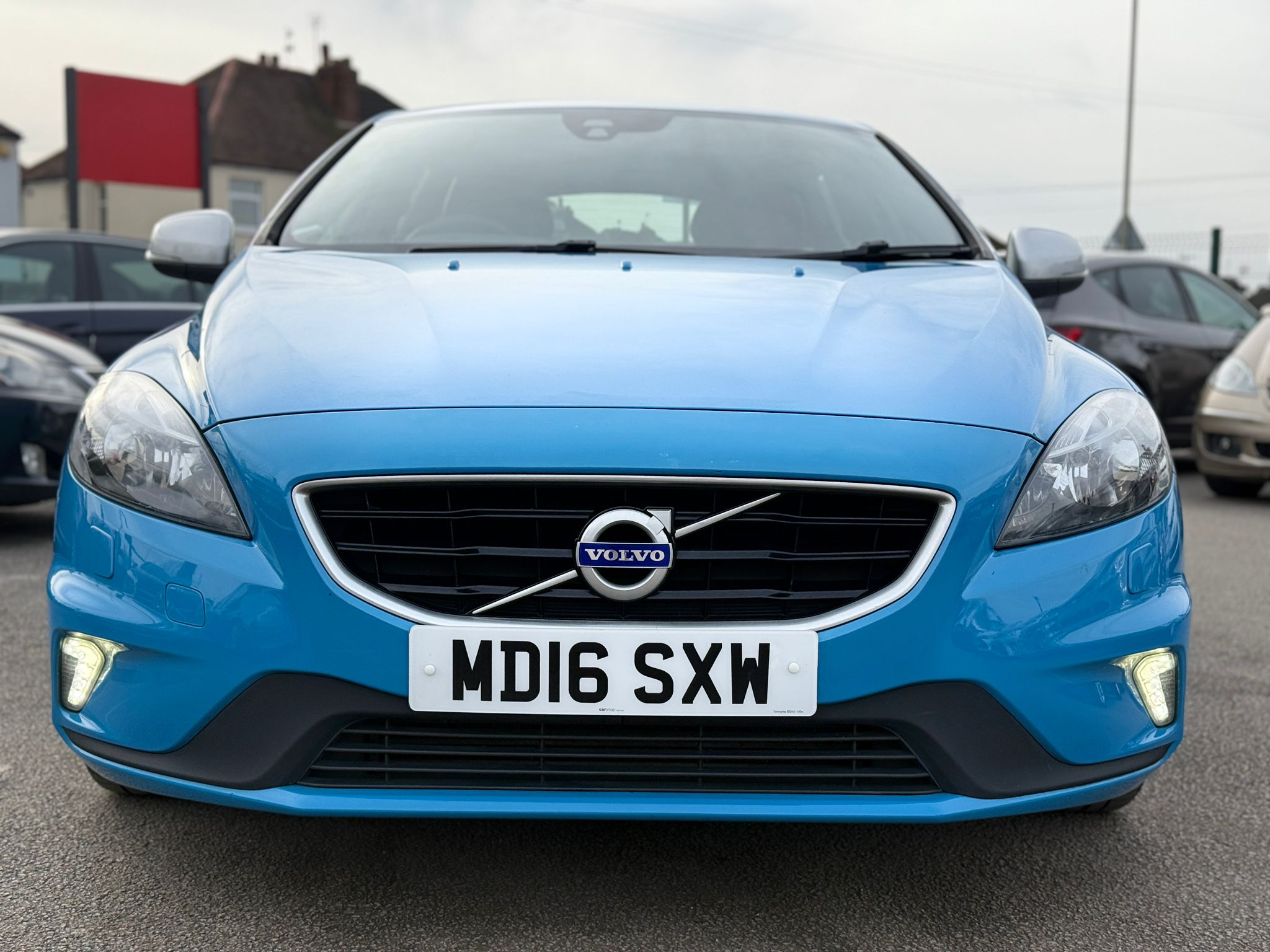 🇸🇪 2016 VOLVO V40 2.0 D2 R-DESIGN NAV