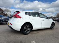 2017 VOLVO V40 2.0 D2 MOMENTUM NAV PLUS