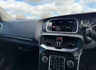 2017 VOLVO V40 2.0 D2 MOMENTUM NAV PLUS